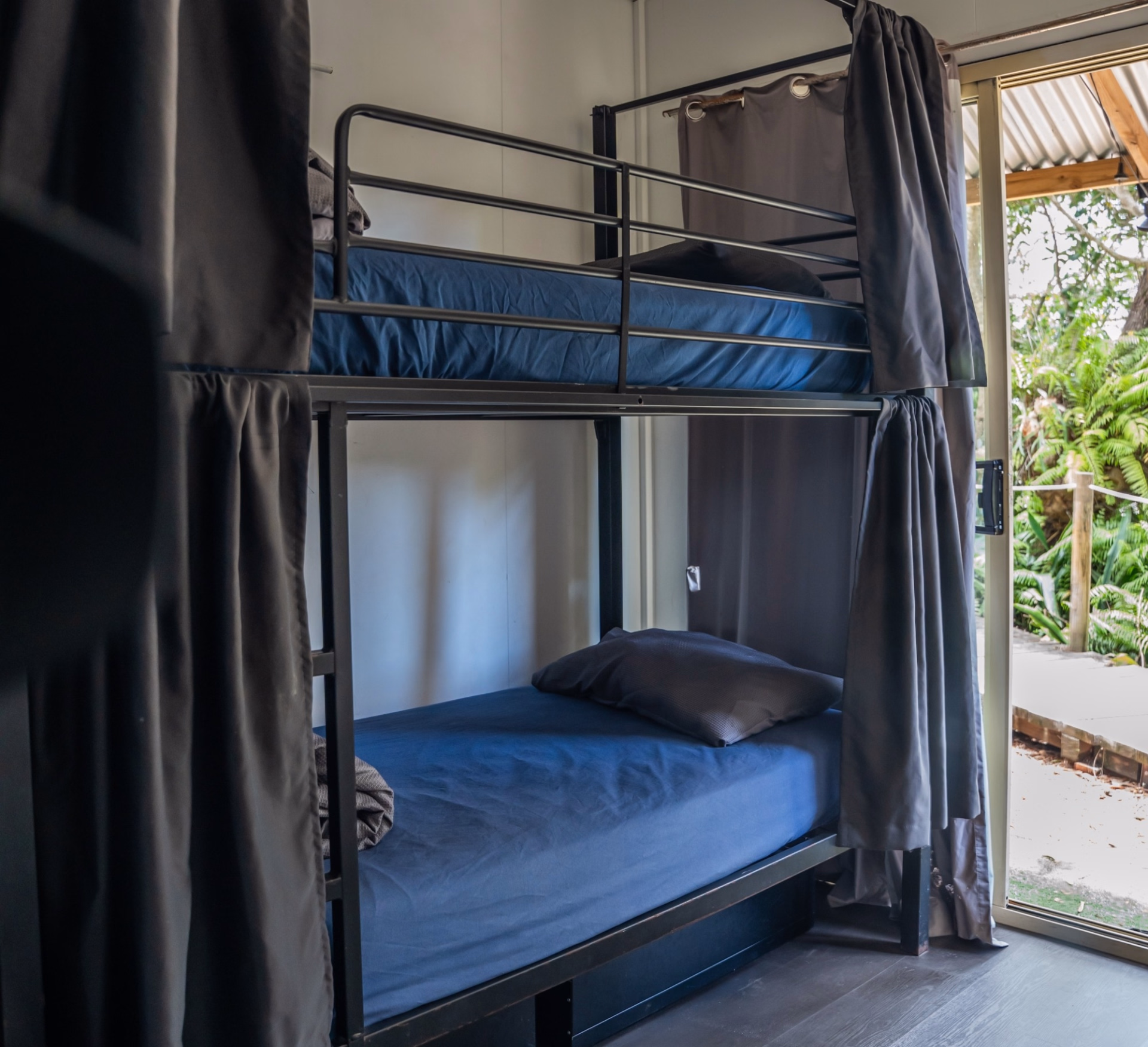 🏠 Auberge de jeunesse - Jours 1 à 29