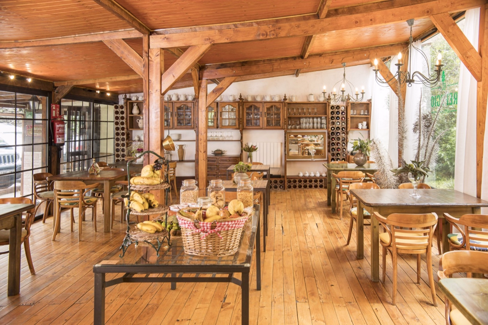 🏨 Hôtel 3* - Jours 4 à 5