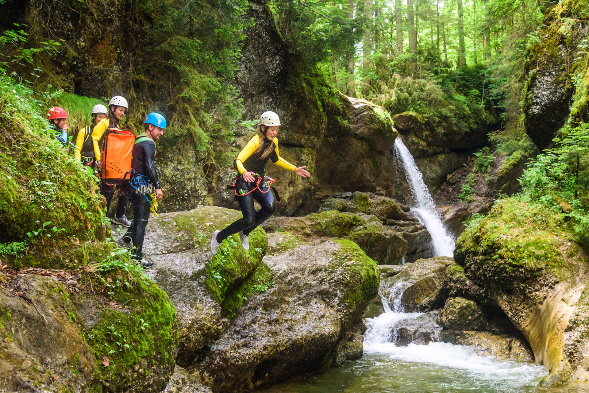 Découvrez nos courts séjours et nos week-ends pour faire du Canyoning