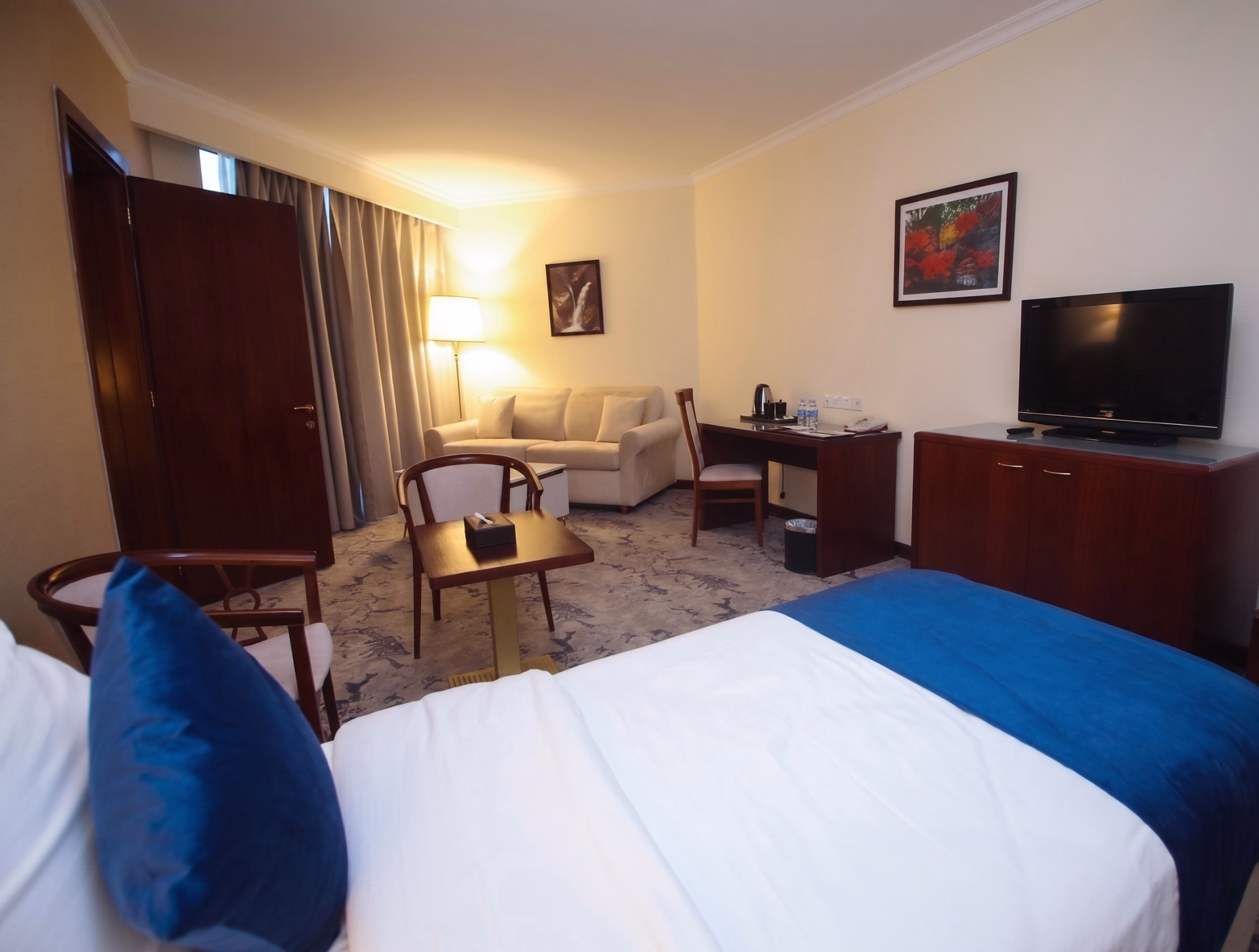 🏨 Hôtel 4* - Jour 1