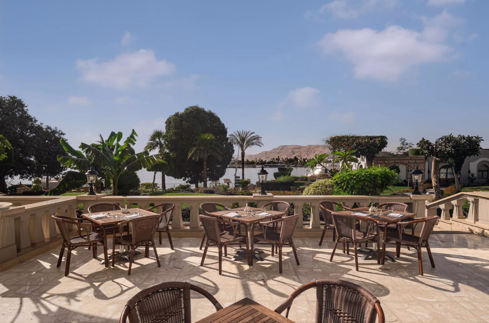 🏩 Hôtel 4* - Jours 7 à 8