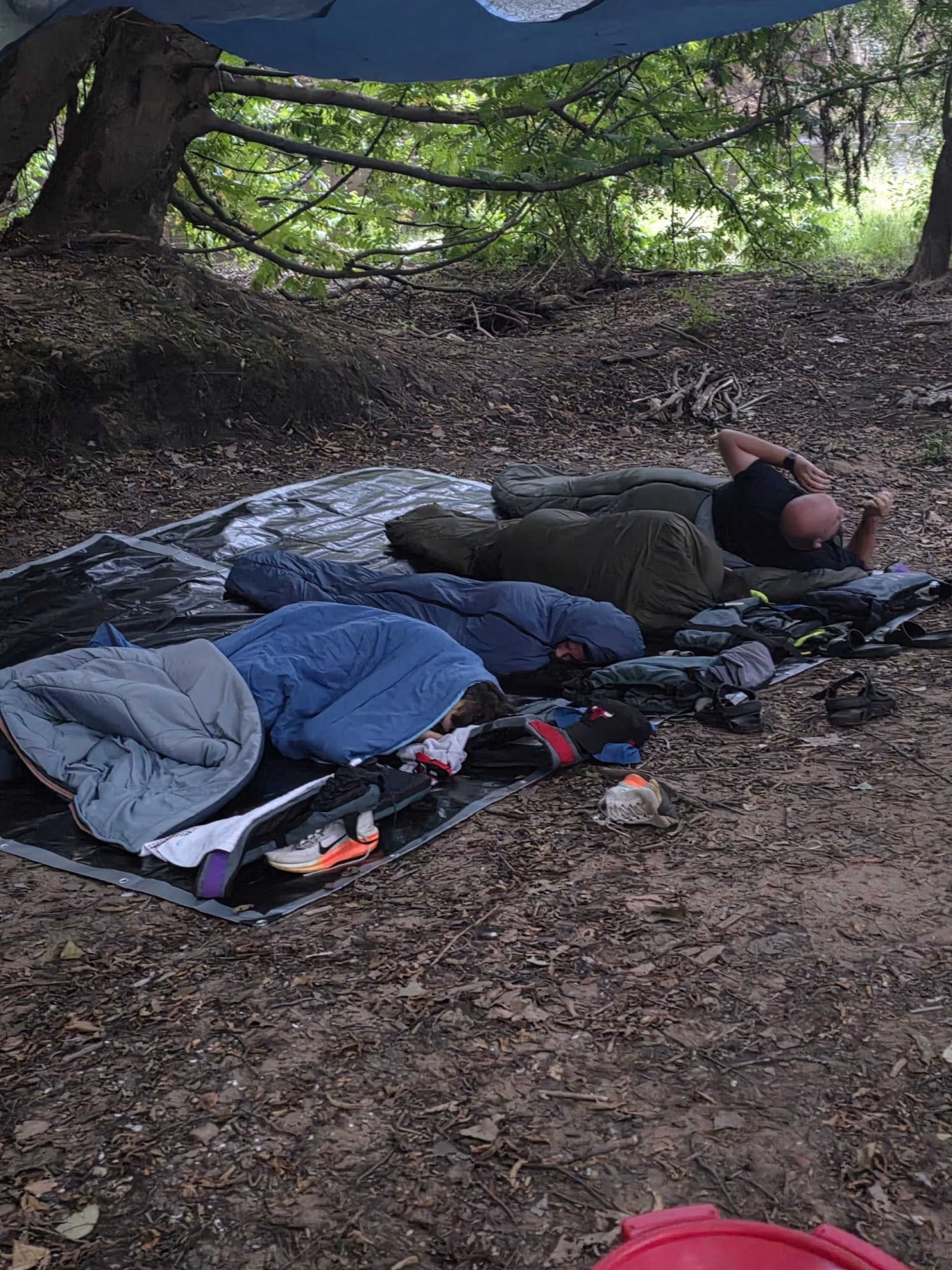 Canoë et bivouac sauvage sur la Vézère en Dordogne