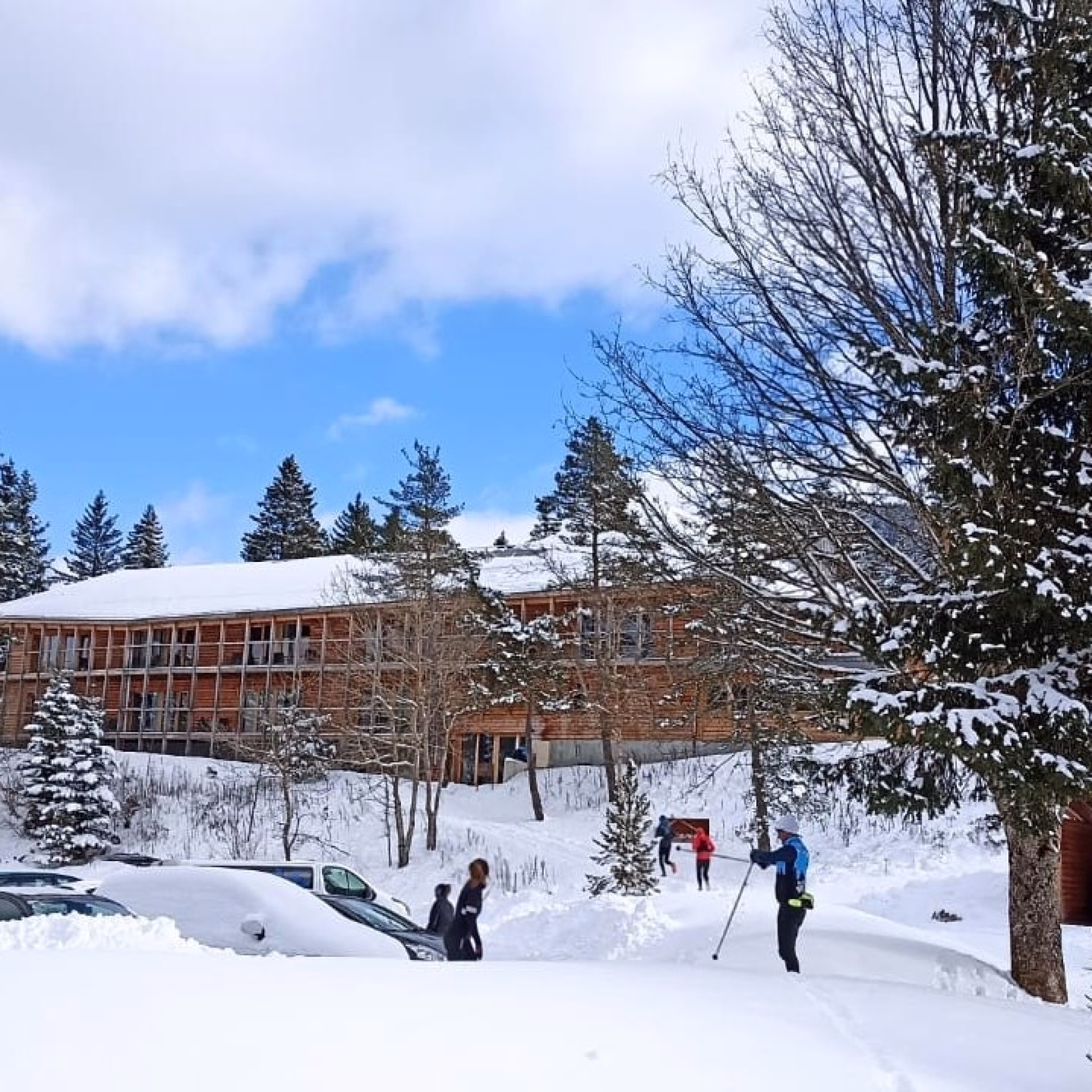 🏩 Hôtel 2* - Jours 1 à 2