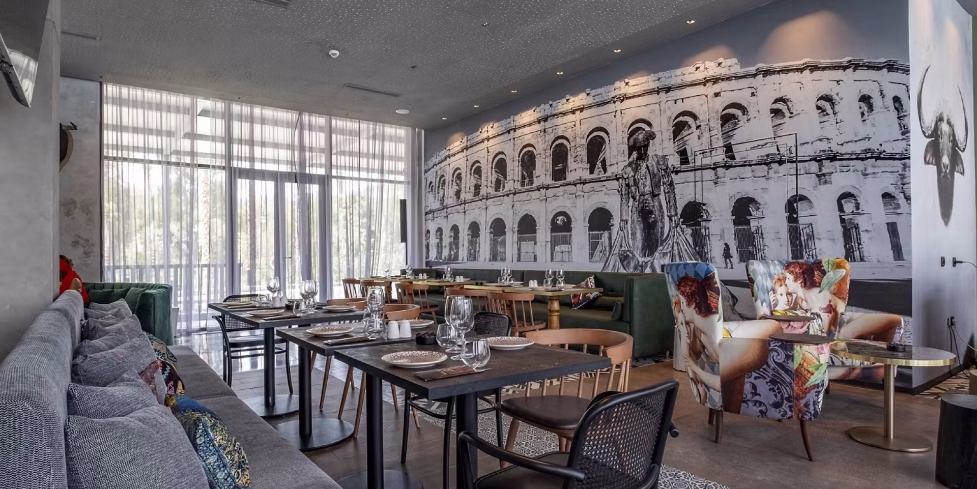 🏨 Hôtel 4* - Jours 1 à 2, 8