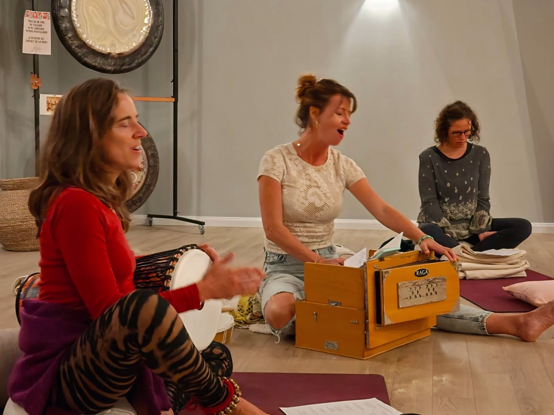 Retraite yoga de la femme : vivre depuis son cœur