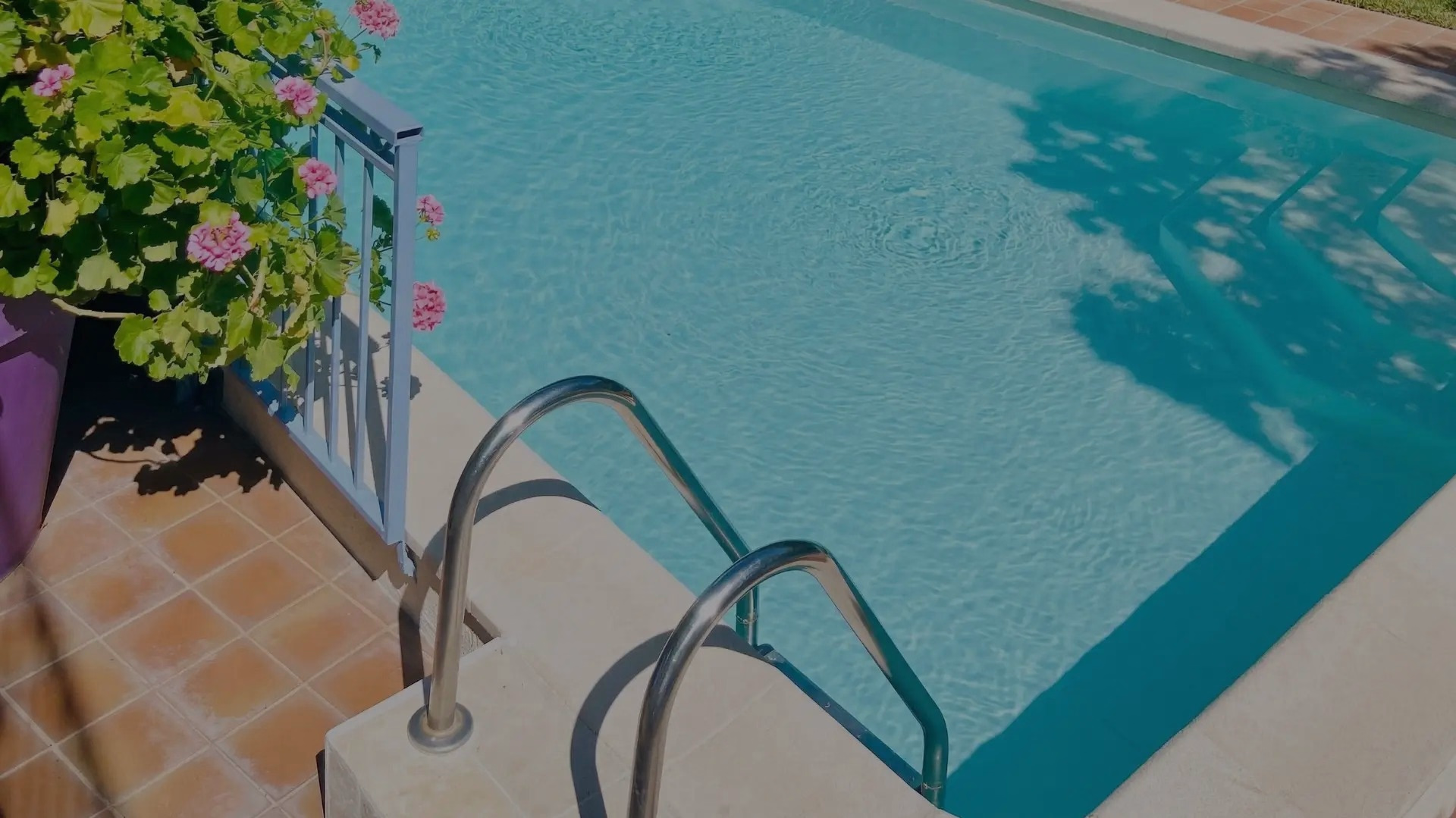 🏨 Hôtel 2* - Jours 1 à 4