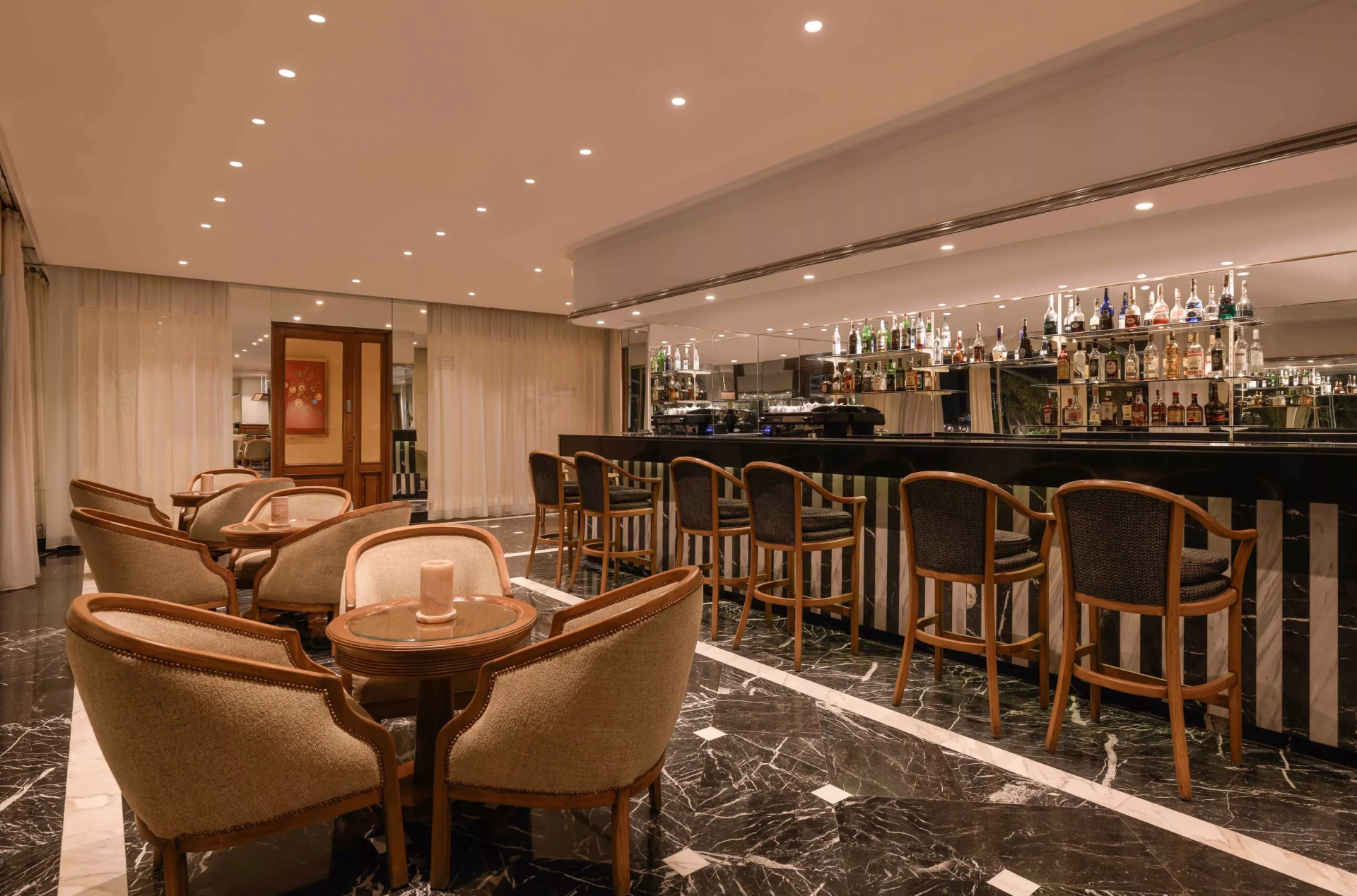 🏩 Hôtel 4* - Jours 5 à 6