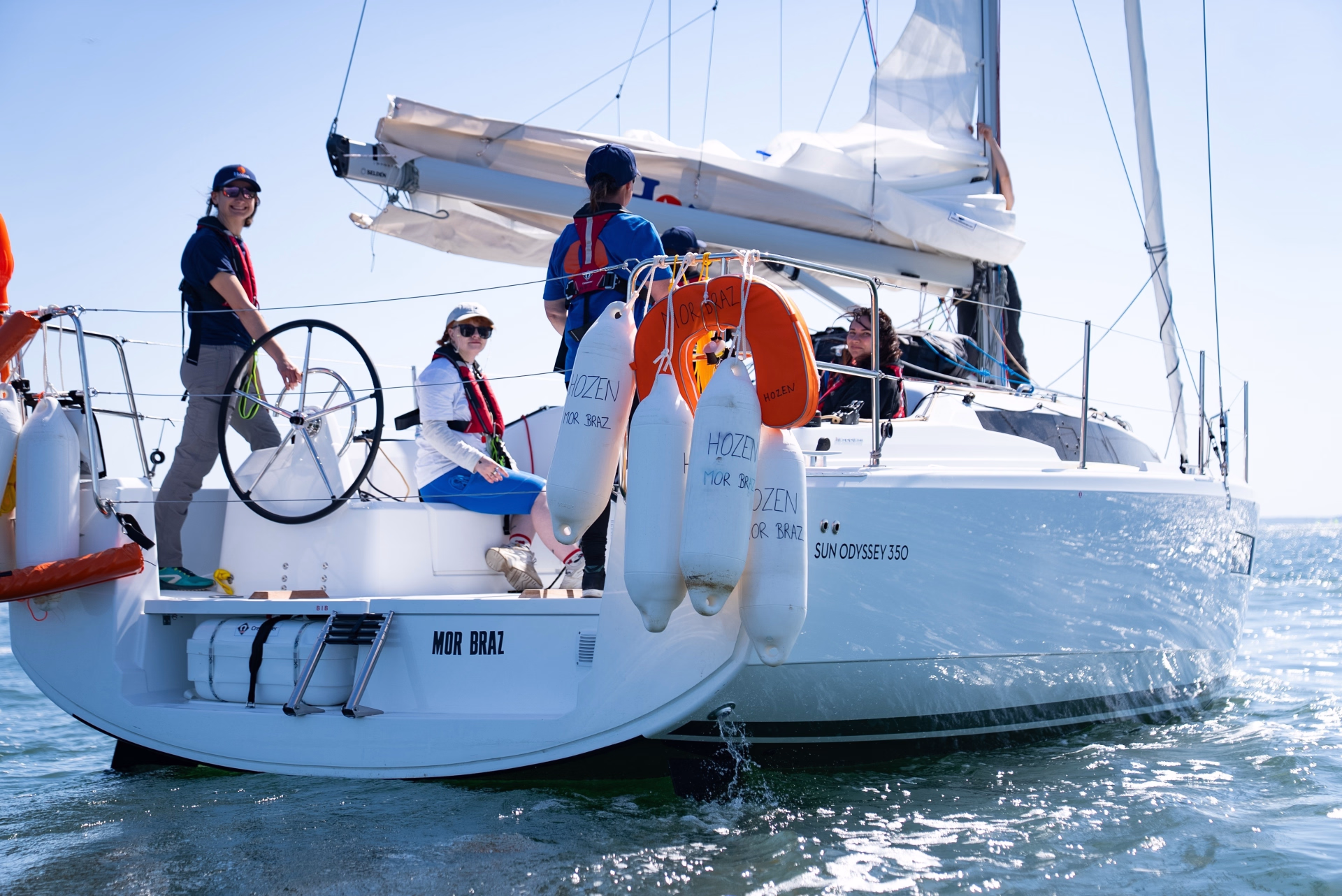 Apprentissage de la voile et vie à bord à Lorient