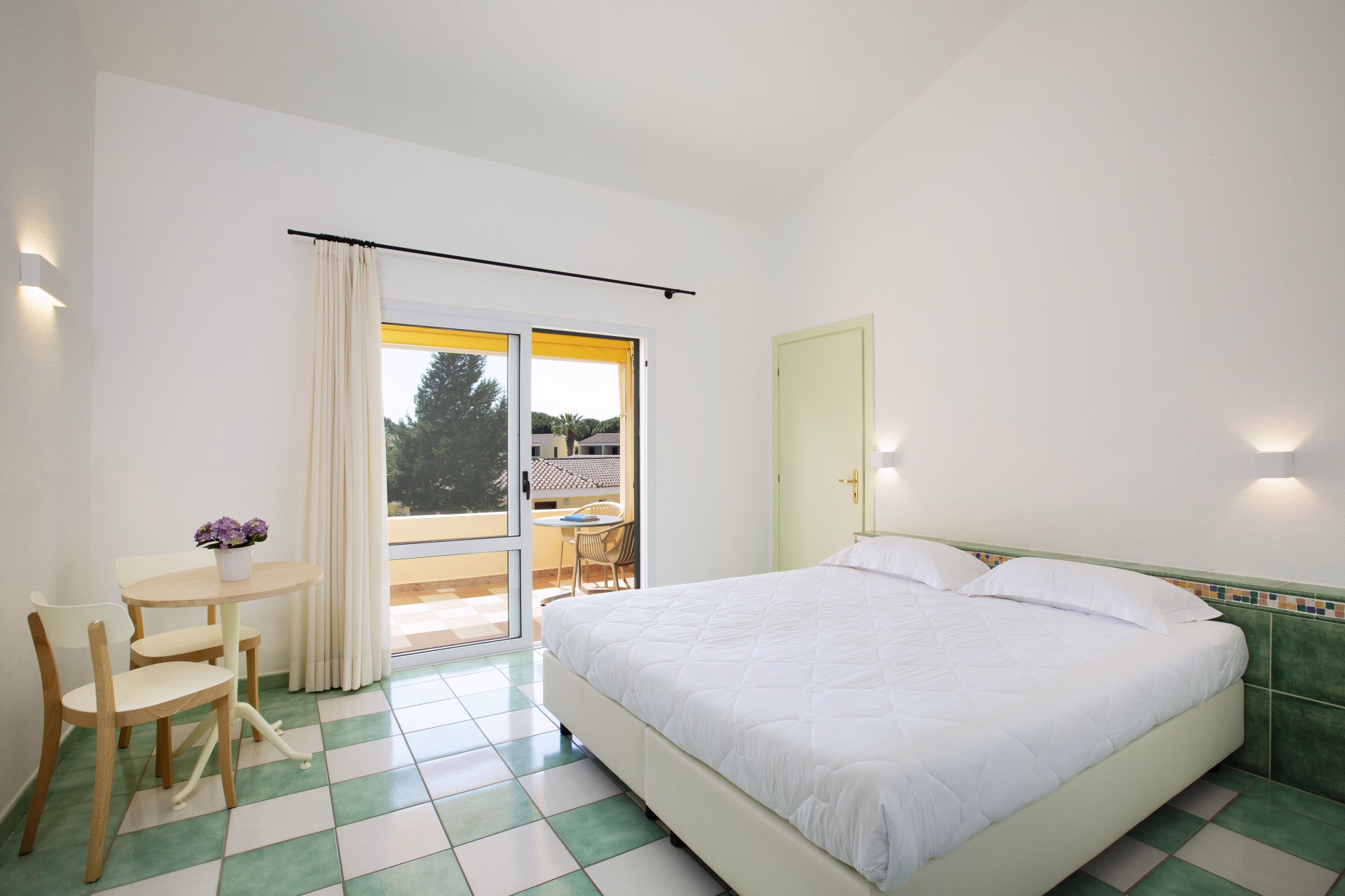 🏨 Hôtel 4* - Jours 1 à 8