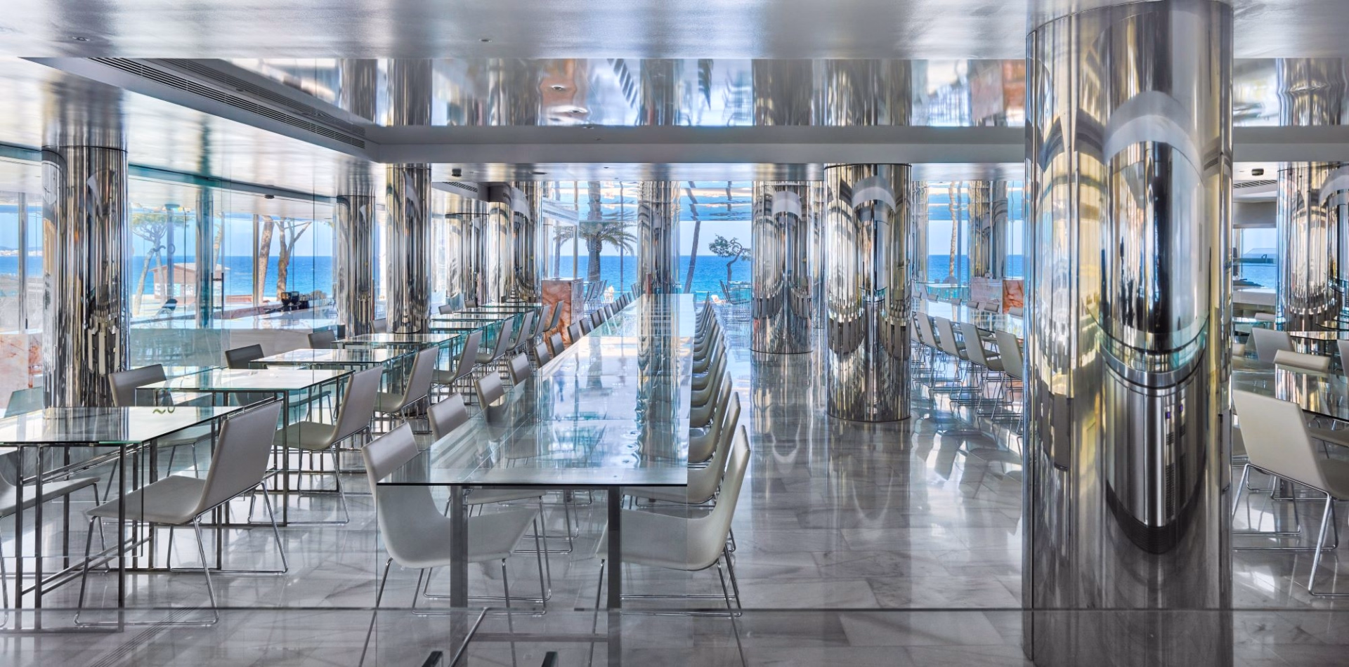 🏩 Hôtel 4* - Jours 1 à 4