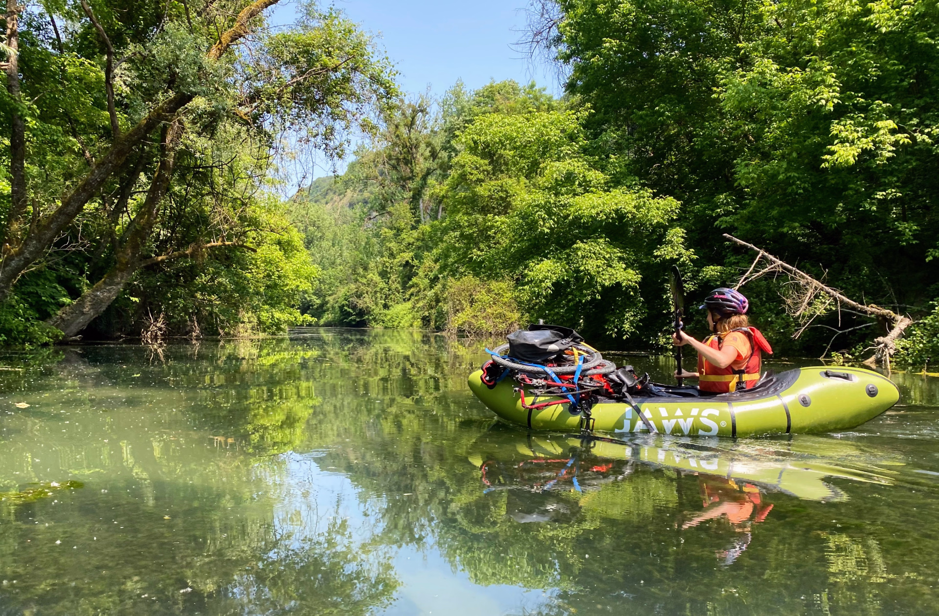 Aventure itinérante en Packraft du lac du Bourget au Rhône sauvage