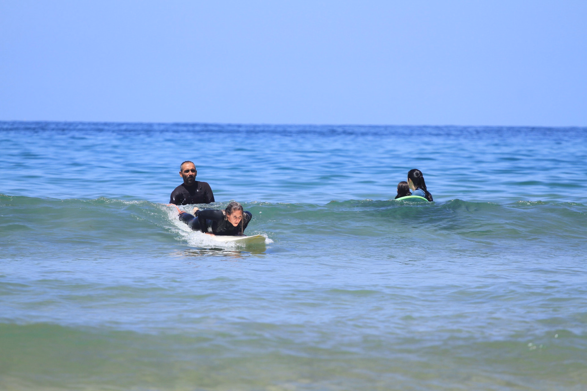 Surf & liberté à Taghazout - niveau débutant, première vague garantie