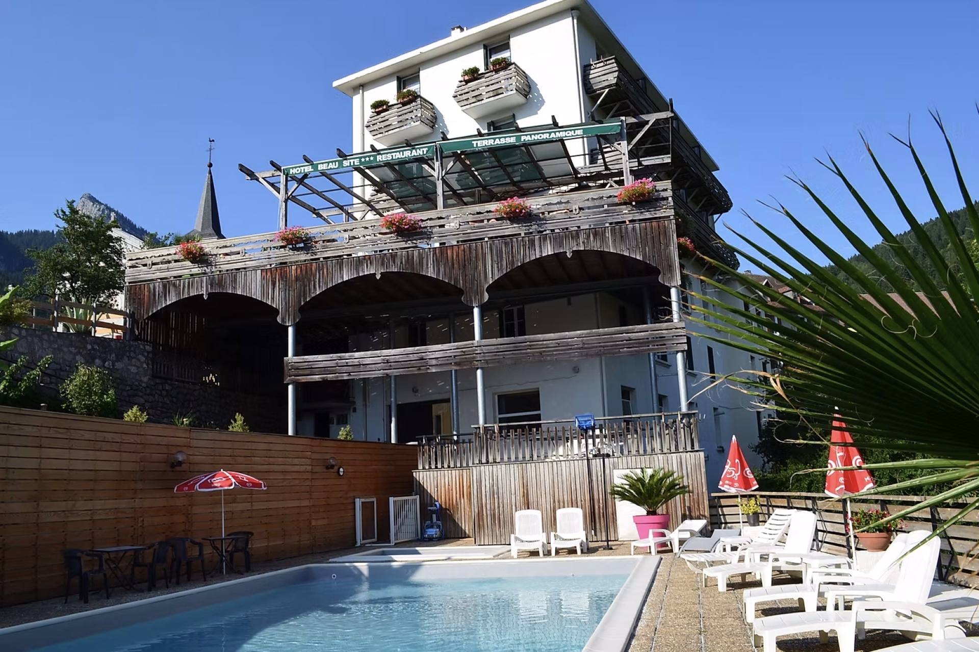 🏩 Hôtel 3* - Jours 1 à 2