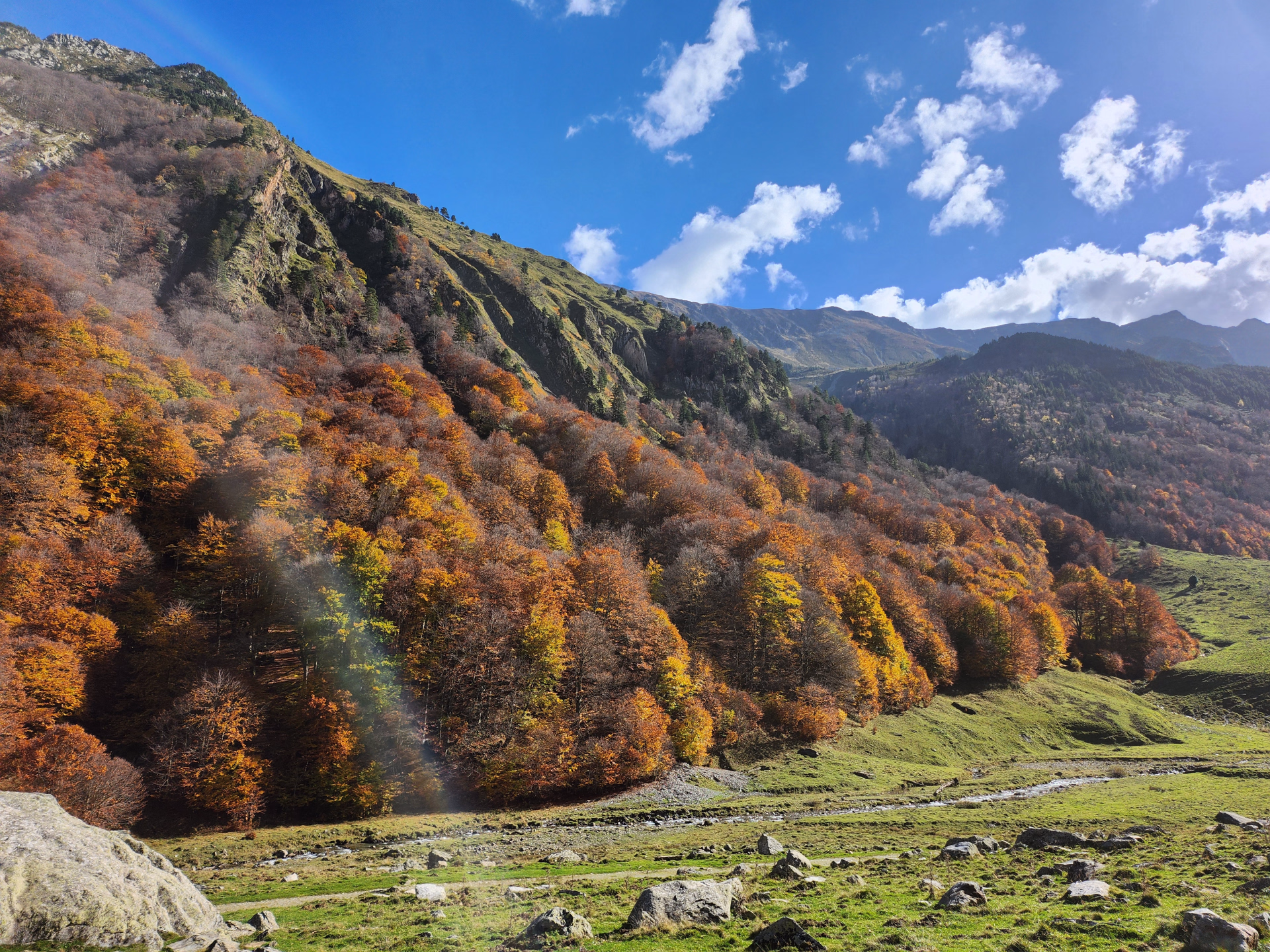 Photo de paysage dans les montagnes Pyrénéennes
