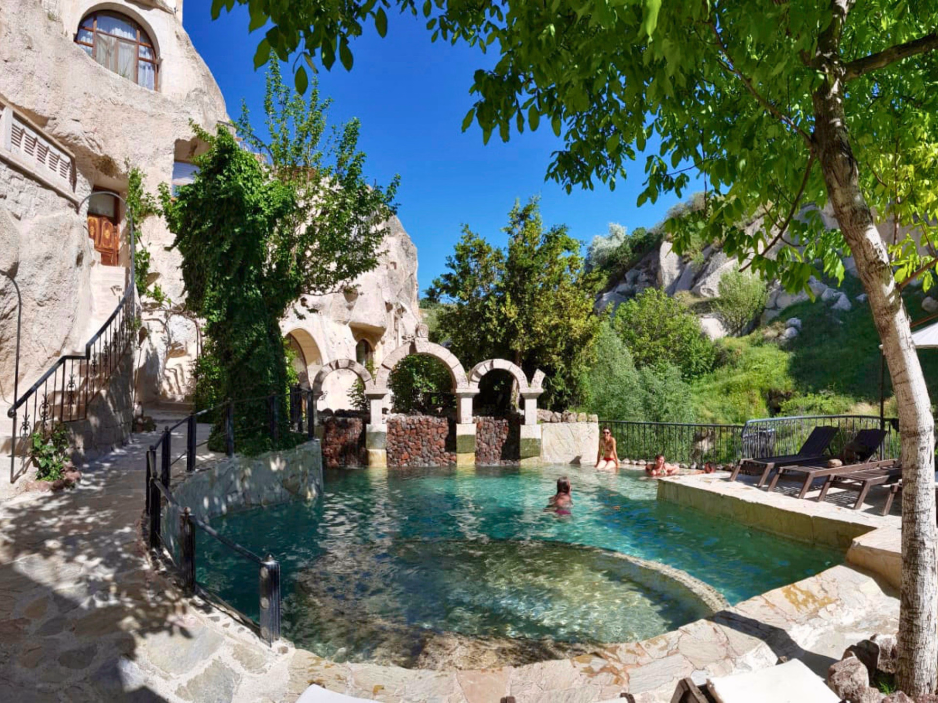🏨 Hôtel 4* - Jours 1 à 6