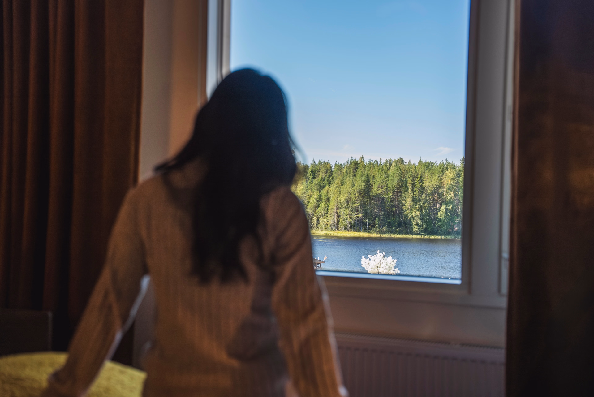 Échappée estivale en Laponie : soleil de minuit et silence arctique