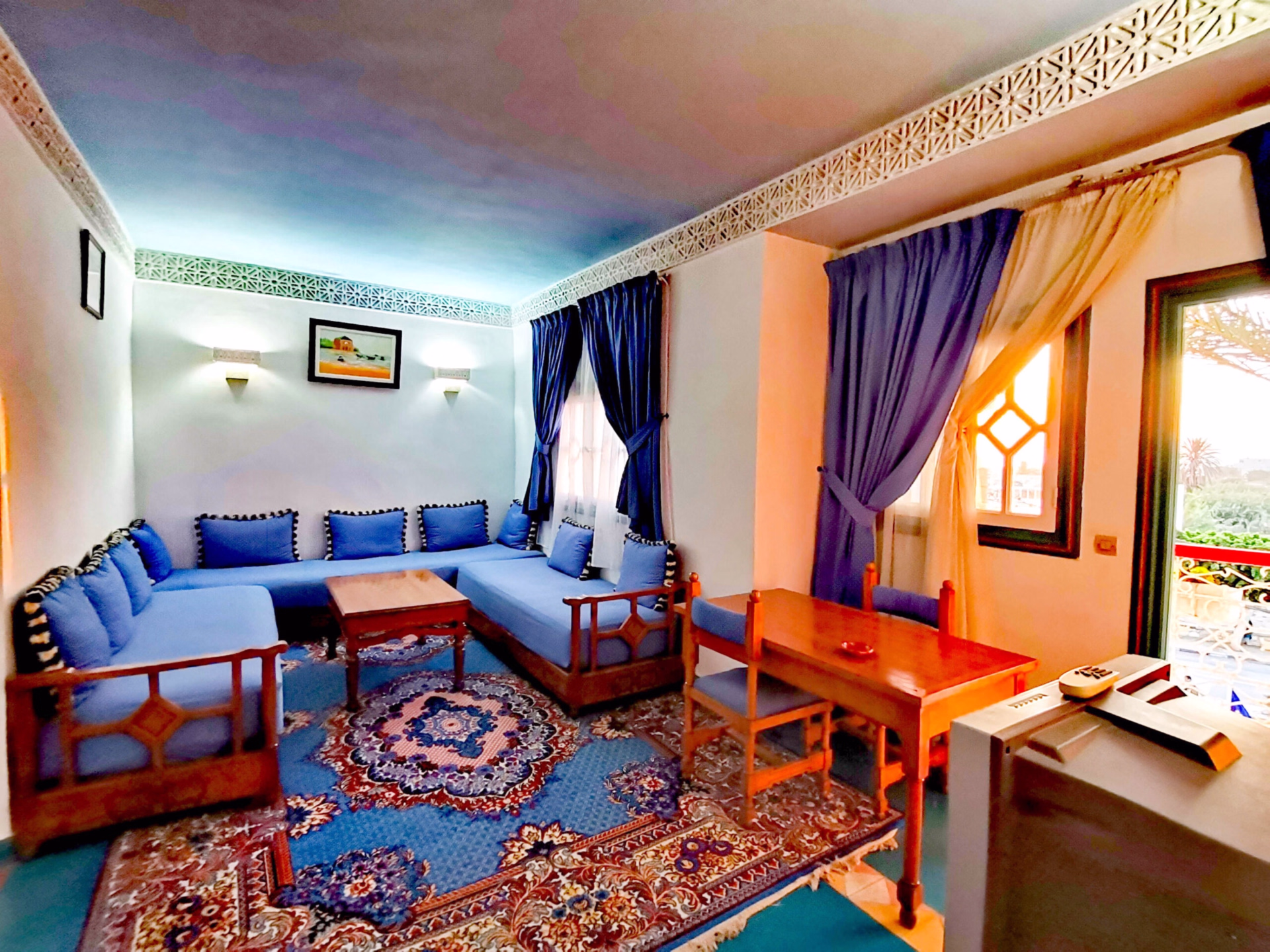 🏨 Hôtel 3* - Jour 1 et 4