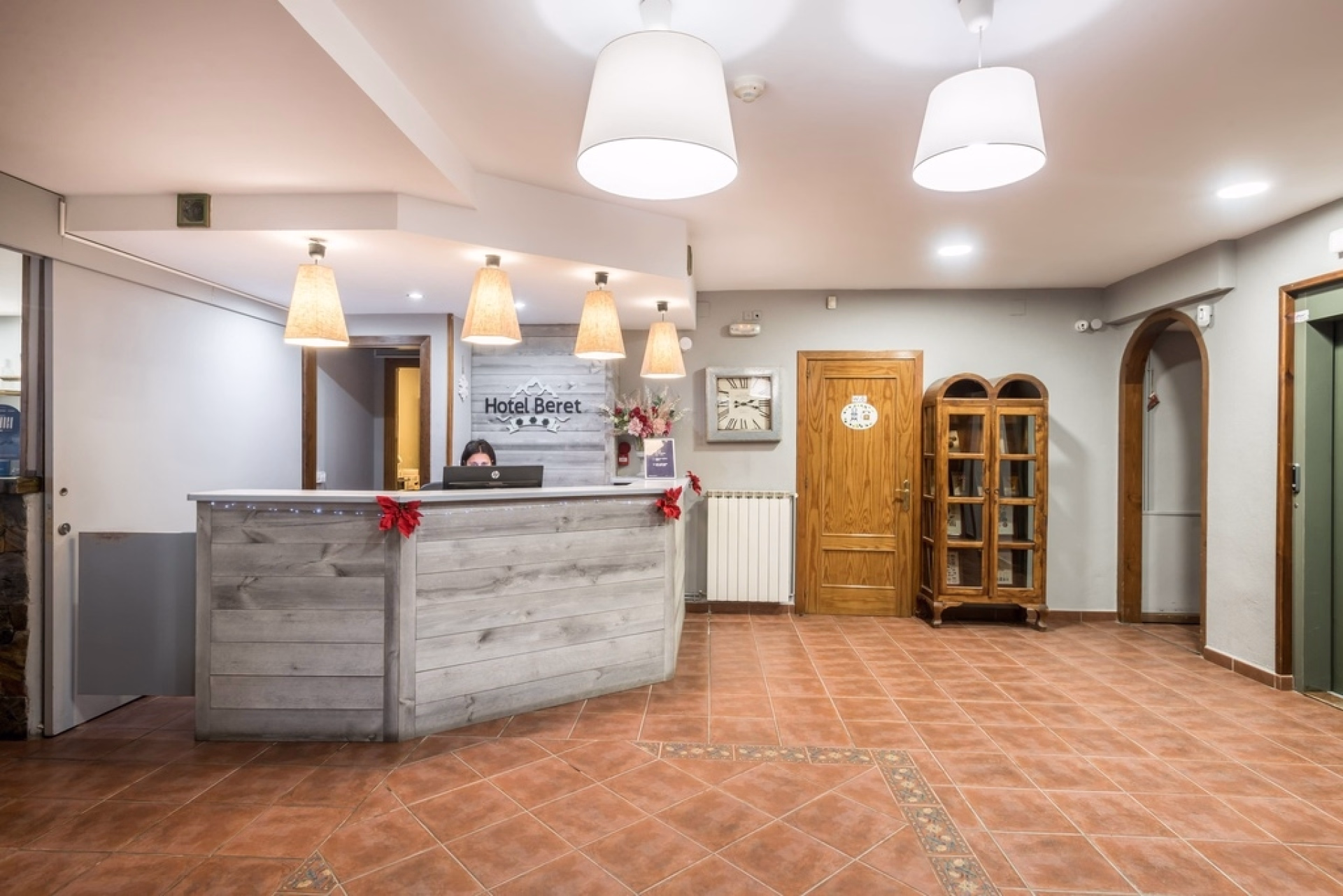 🏩 Hôtel 3* - Jours 1 à 2