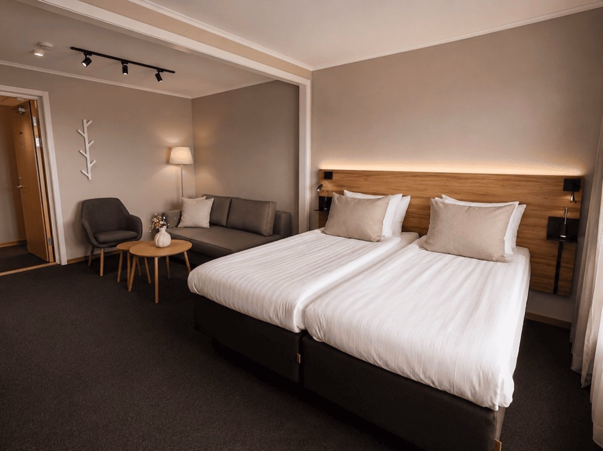 🏨 Hôtel 3* - Jours 1 à 7