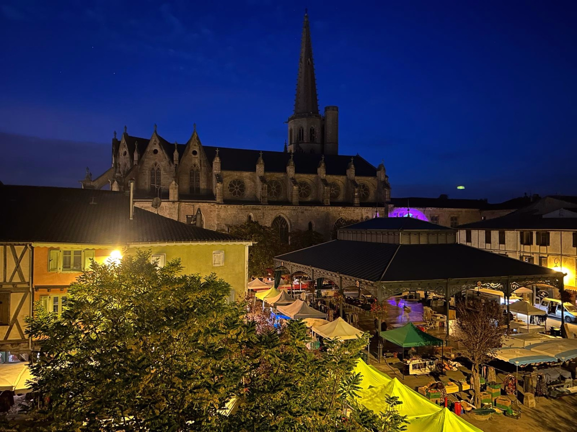 Belles demeures en Pyrénées cathares à cheval