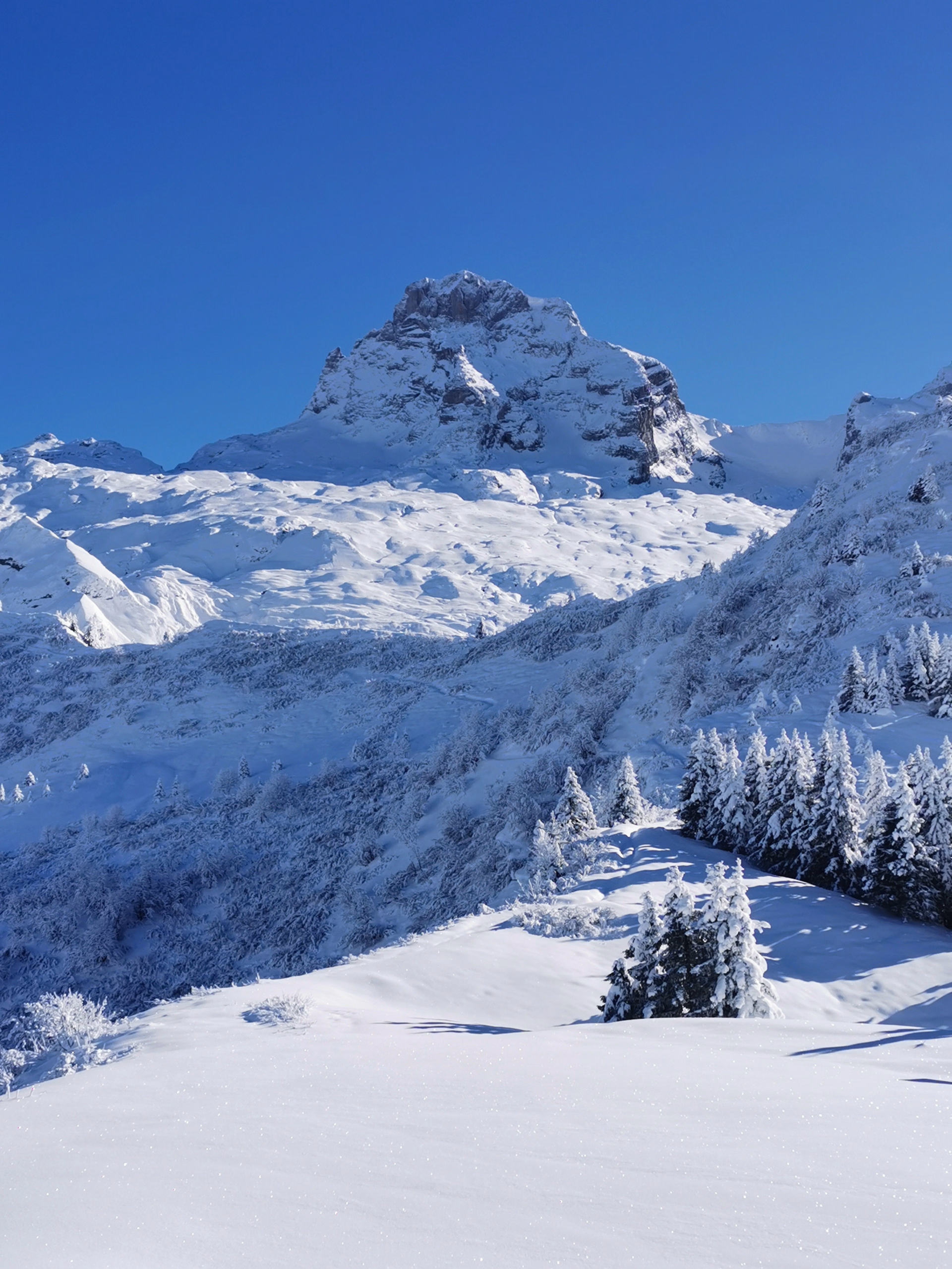 Ski de randonnée et nuit en refuge dans les Aravis