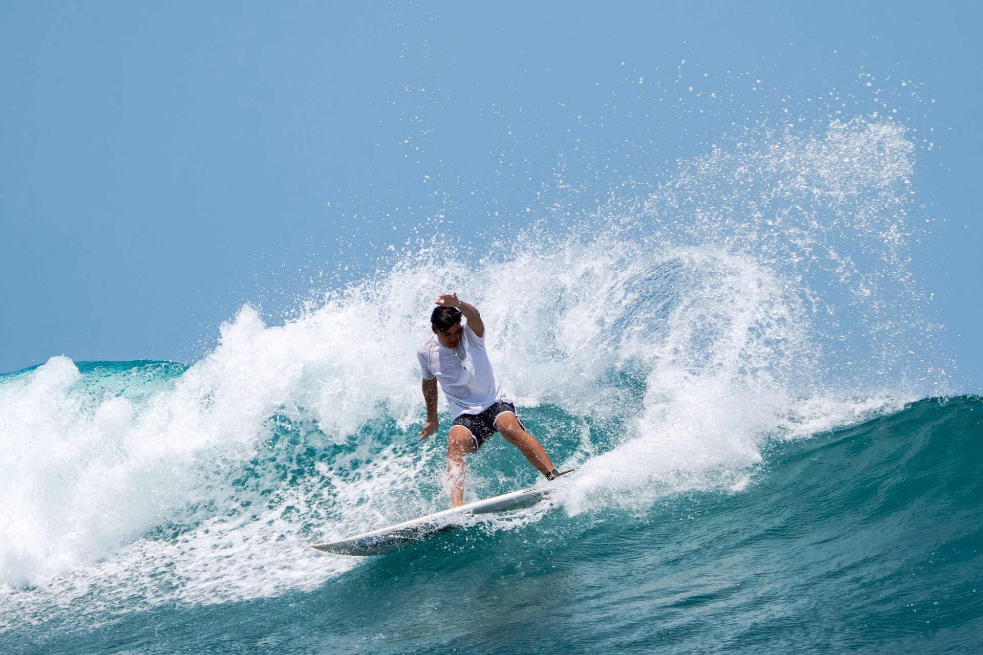 Croisière surf en autonomie au cœur des atolls des Maldives
