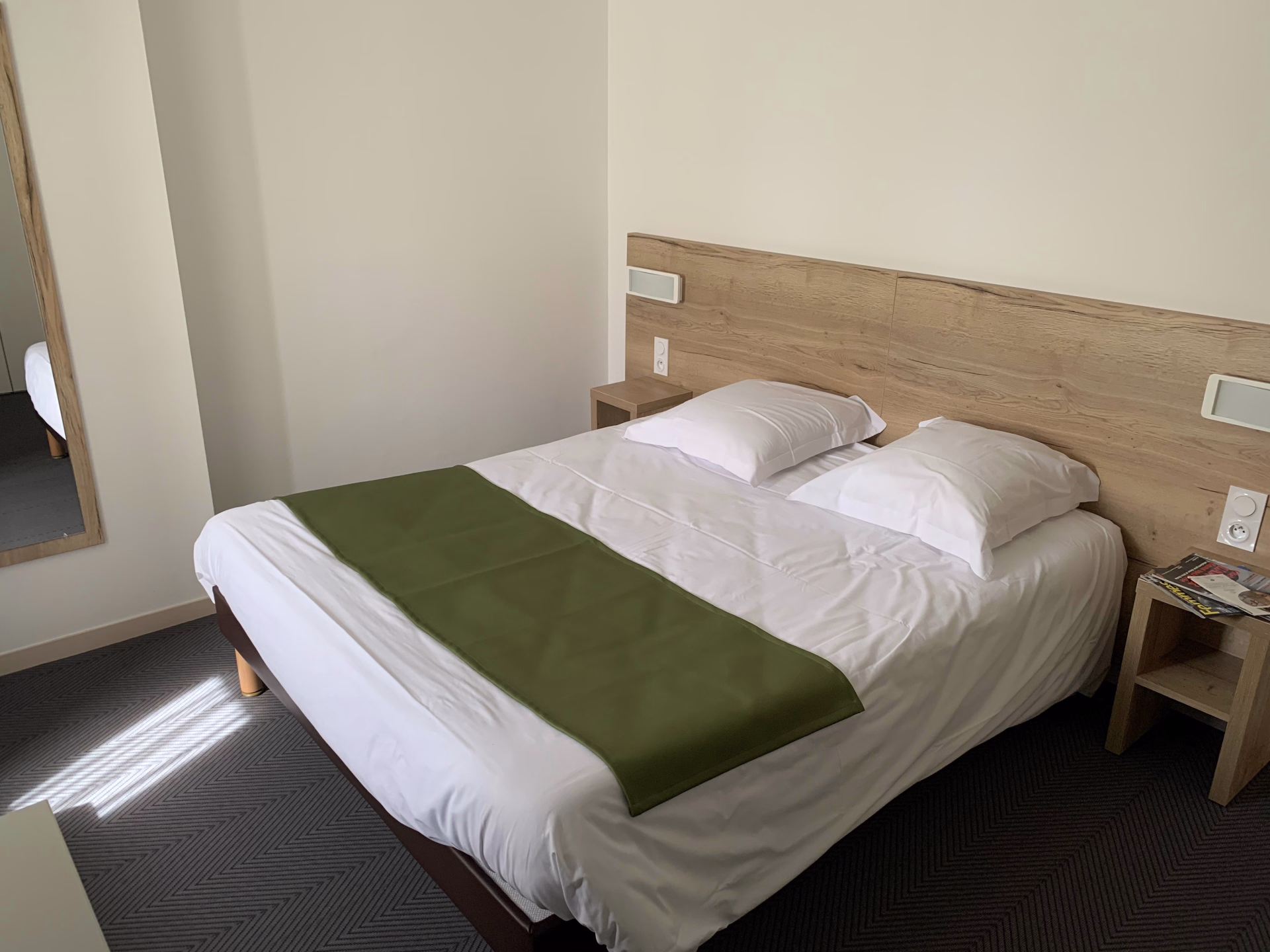 🏨 Hôtel 3* - Jours 1 à 4