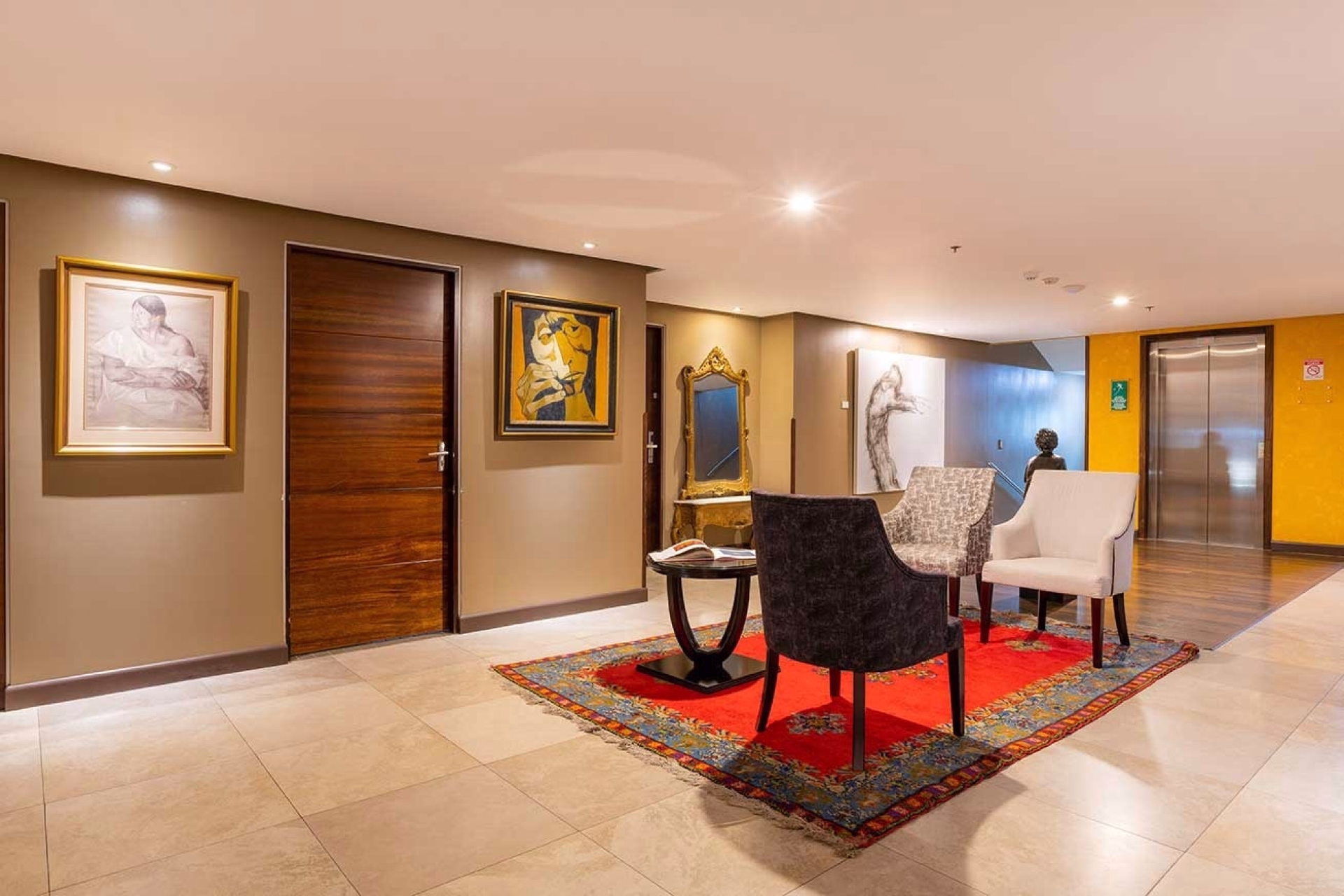 🏨 Hôtel 4* - Jour 1