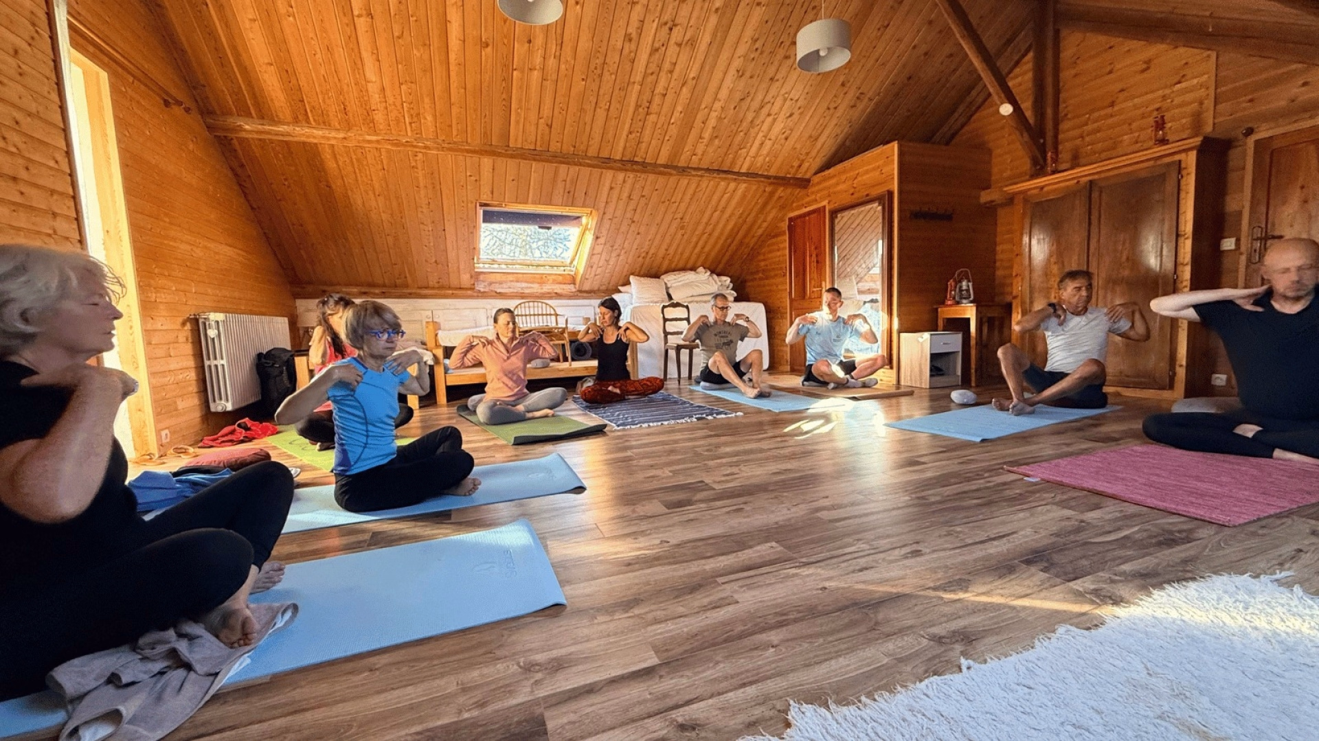 Ciaspolate e yoga nel Queyras, tra condivisione e natura.