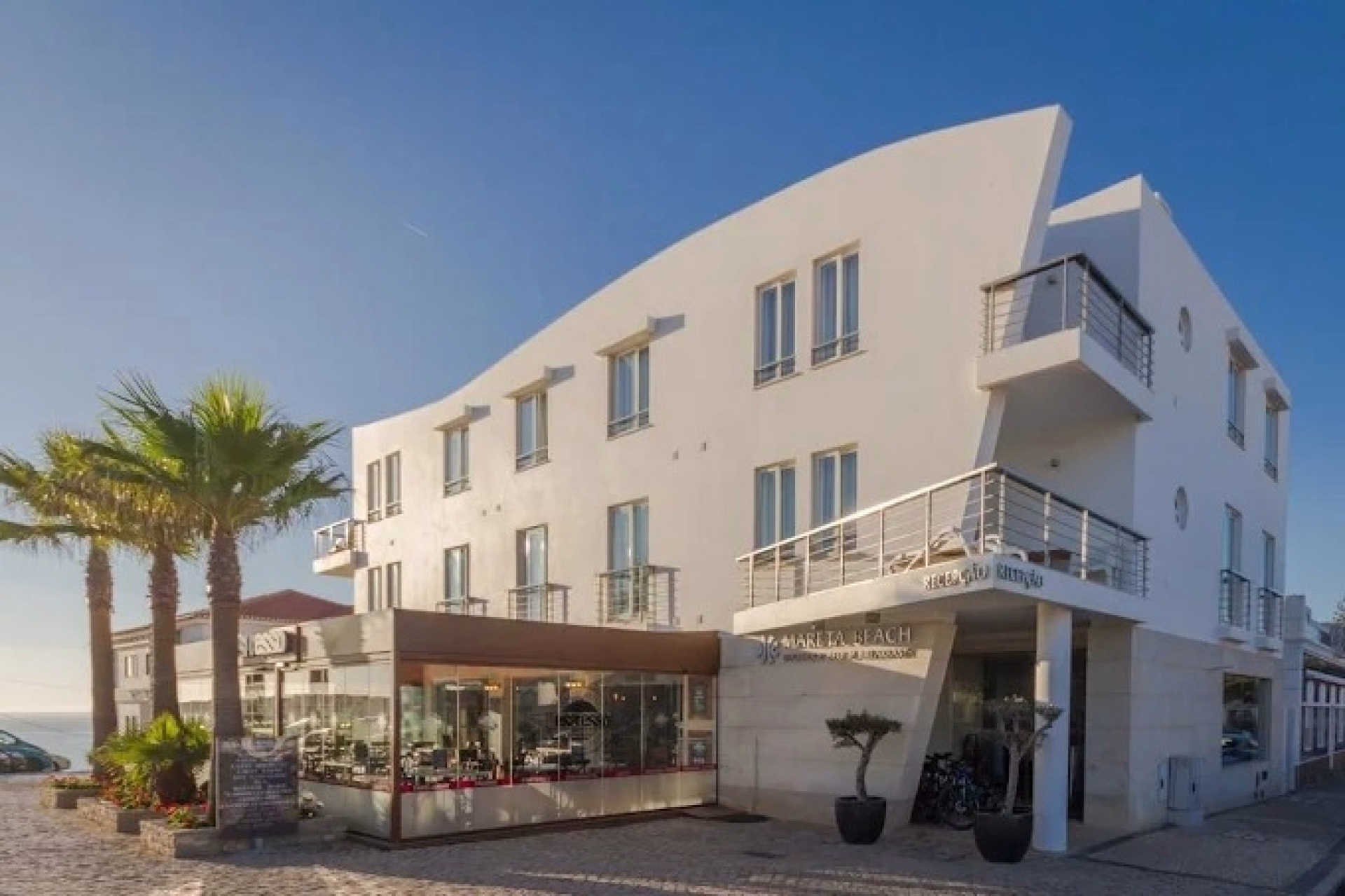 🏨 Hôtel 4* - Jours 4 à 5