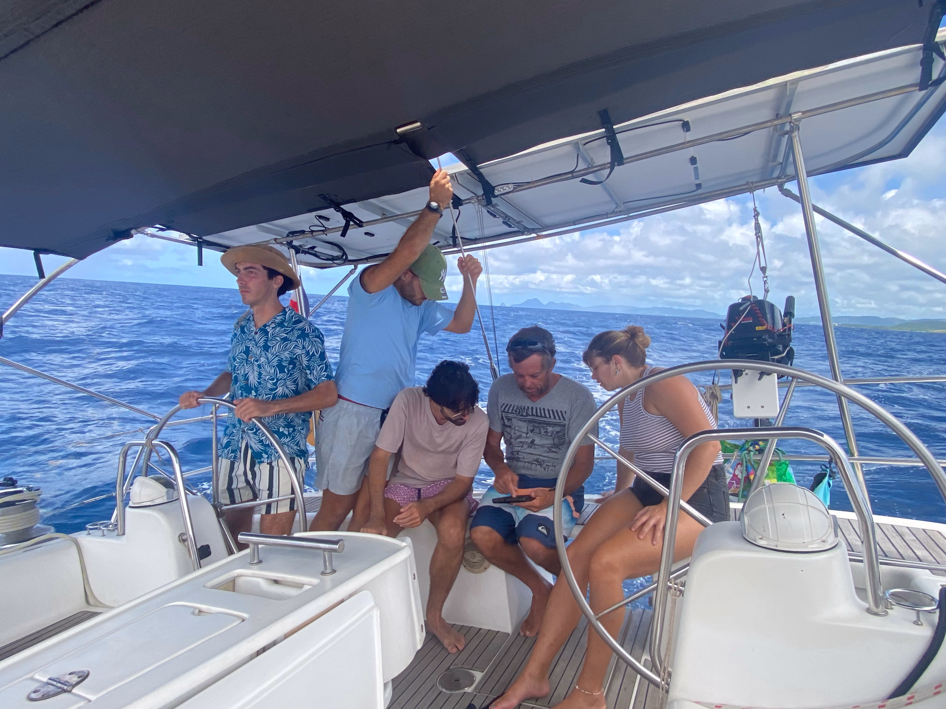 Stage de voile habitable tour de Guadeloupe, 4 stagiaires max