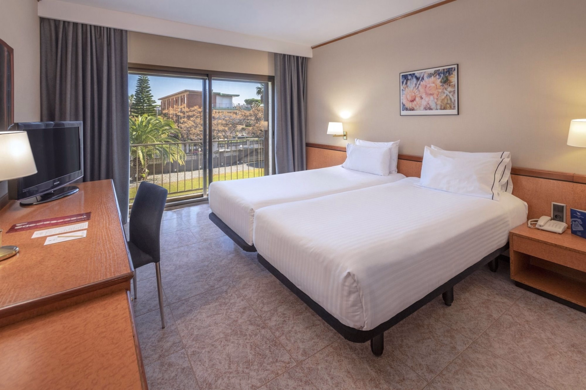 🏨 Hôtel 3* - Jours 1 à 3
