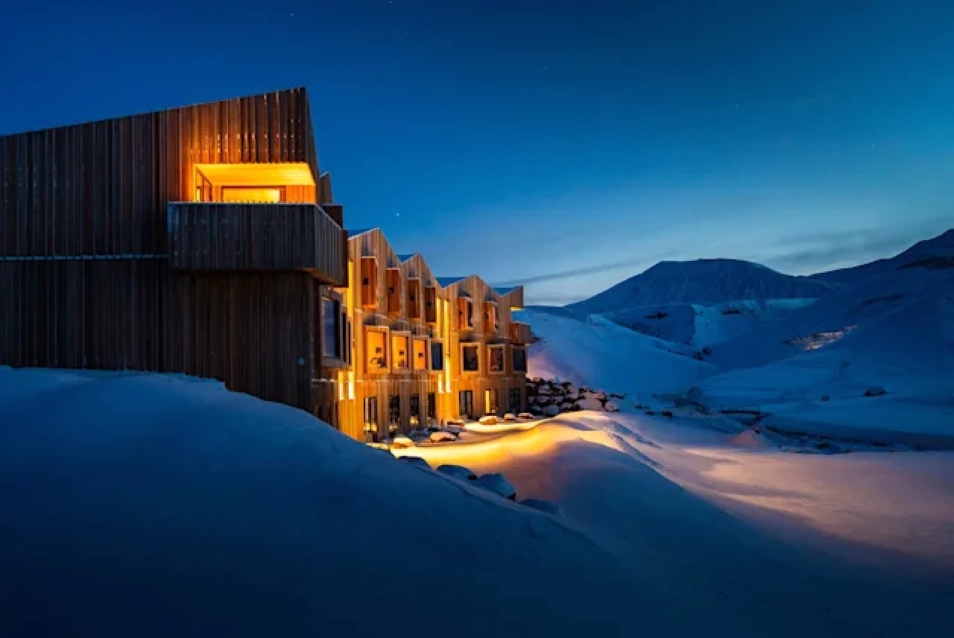 🏩 Hôtel 4* - Jours 2 à 3