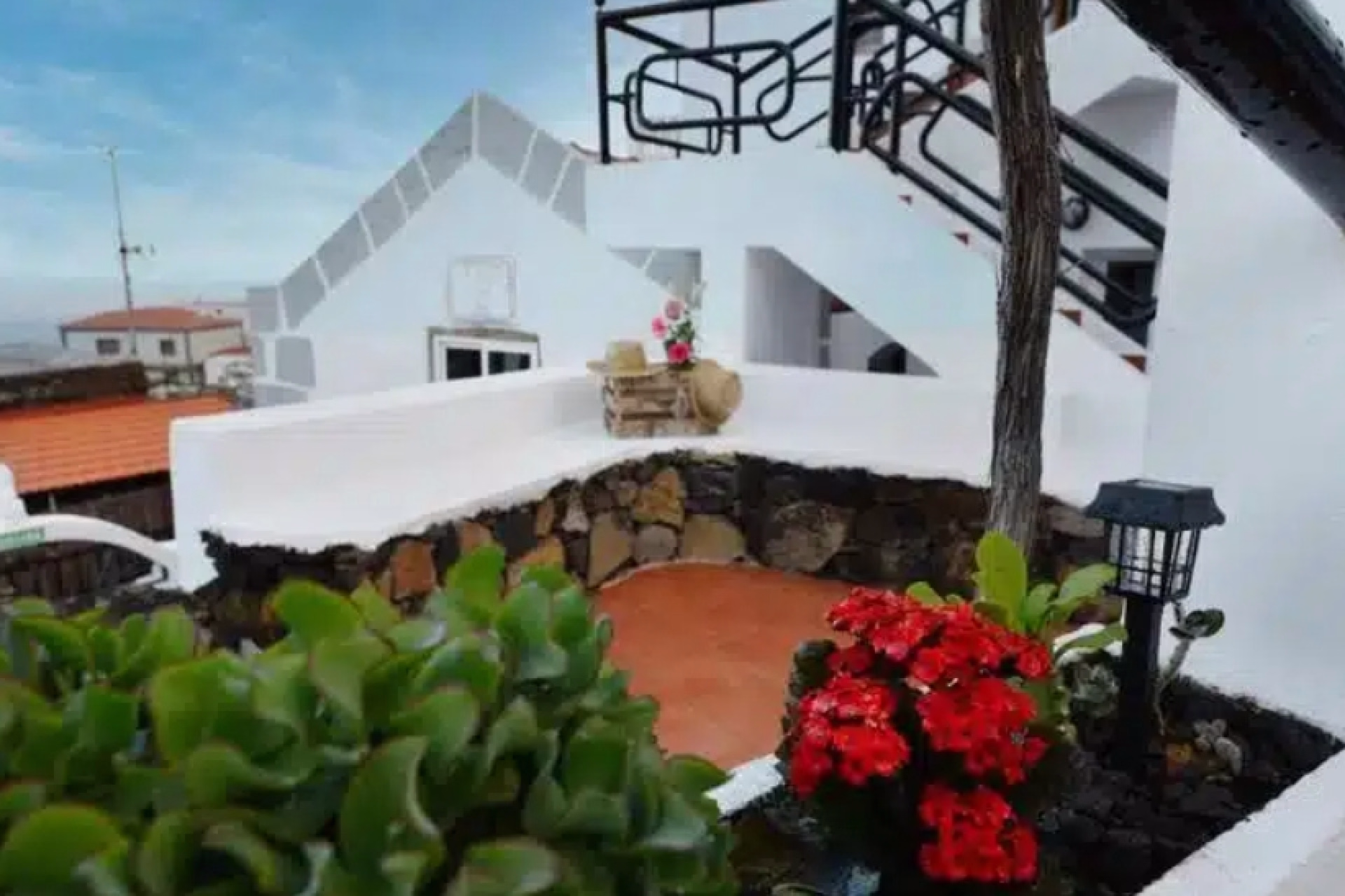 🏨 Hôtel 2* - Jours 1 à 2