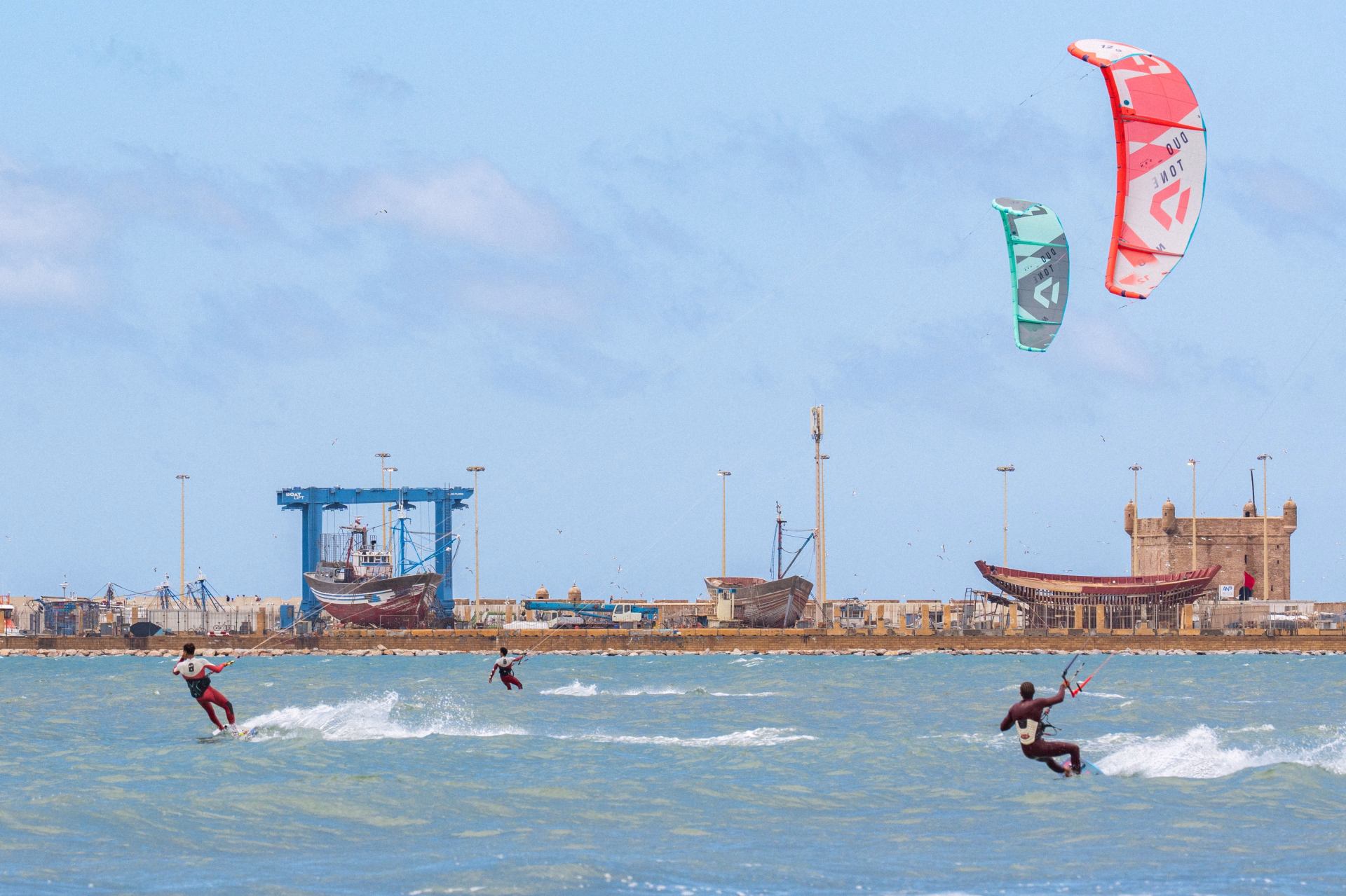 Découvrez le kitesurf à Essaouira – 7 jours au cœur du vent marocain