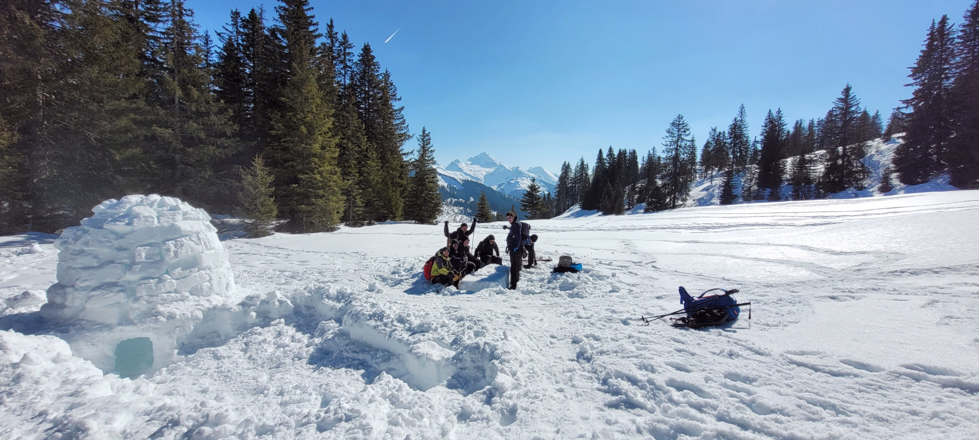 Raquettes & nuit en Igloo au plateau des Glières