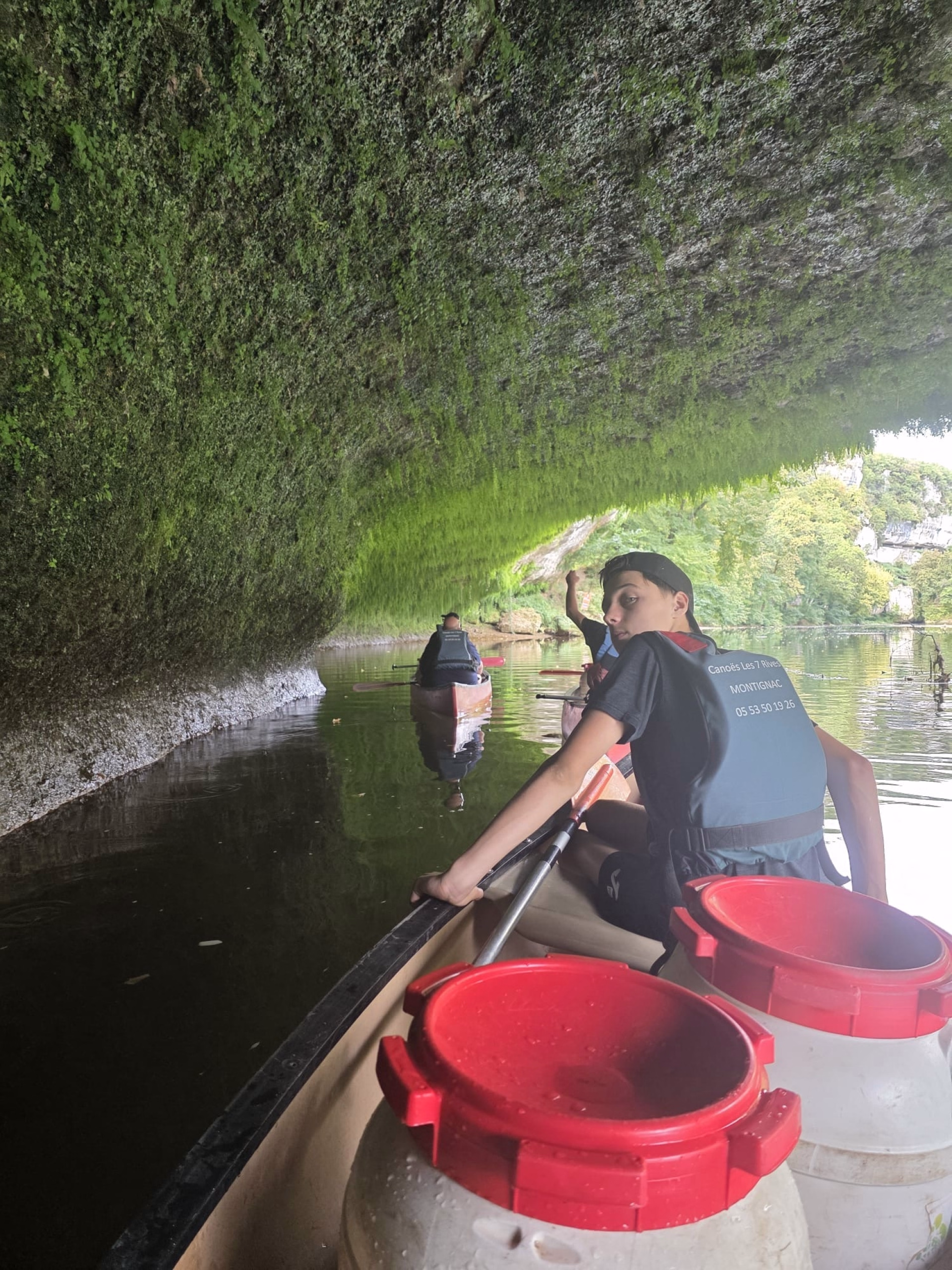 Canoë et bivouac sauvage sur la Vézère en Dordogne