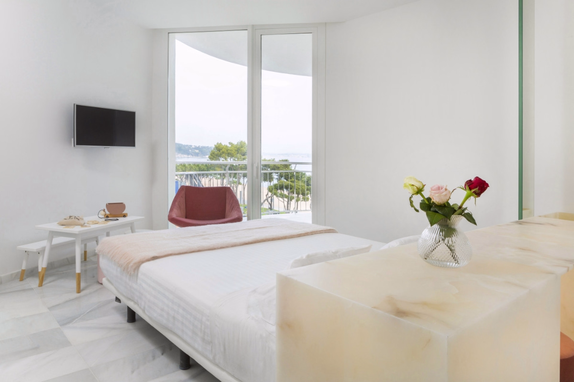 🏩 Hôtel 4* - Jours 1 à 4