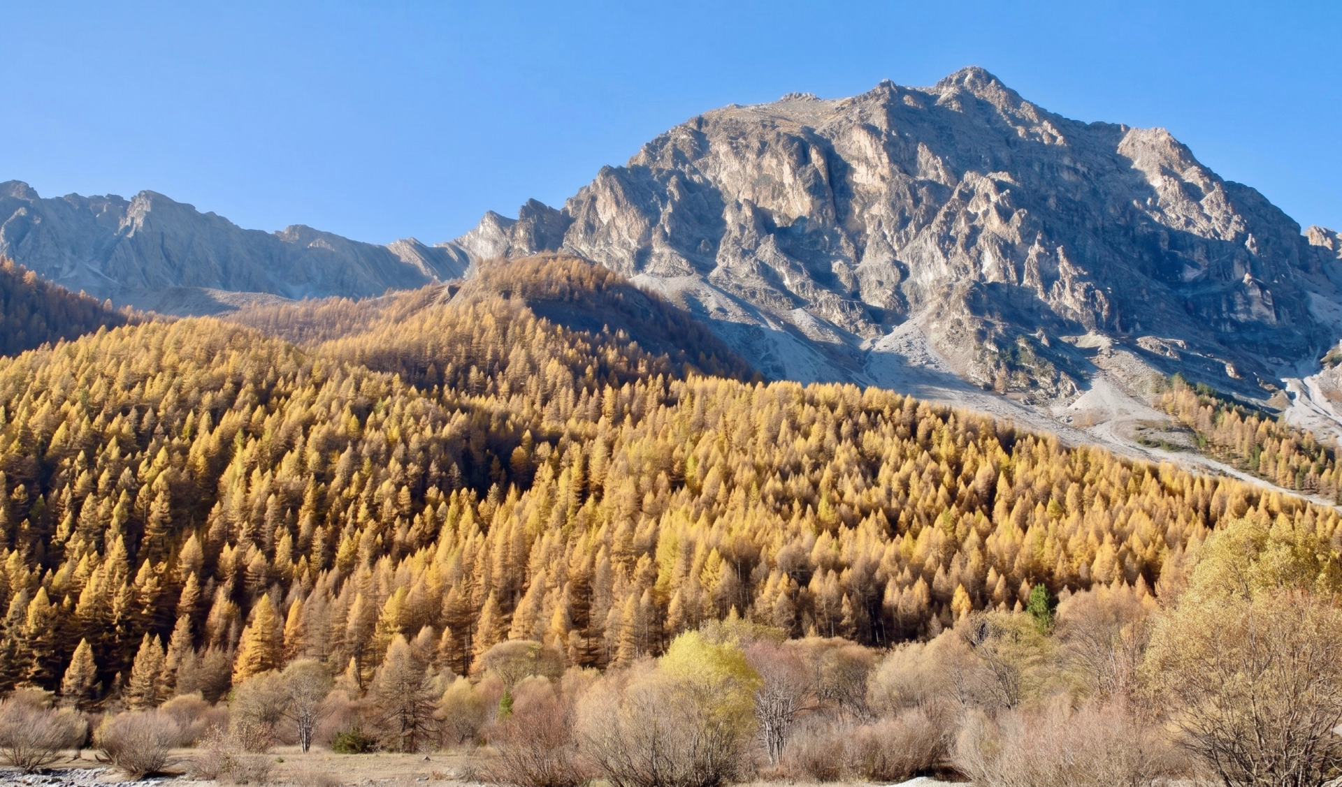 Randonnée au cœur de la vallée de Cervières aux couleurs d'automne