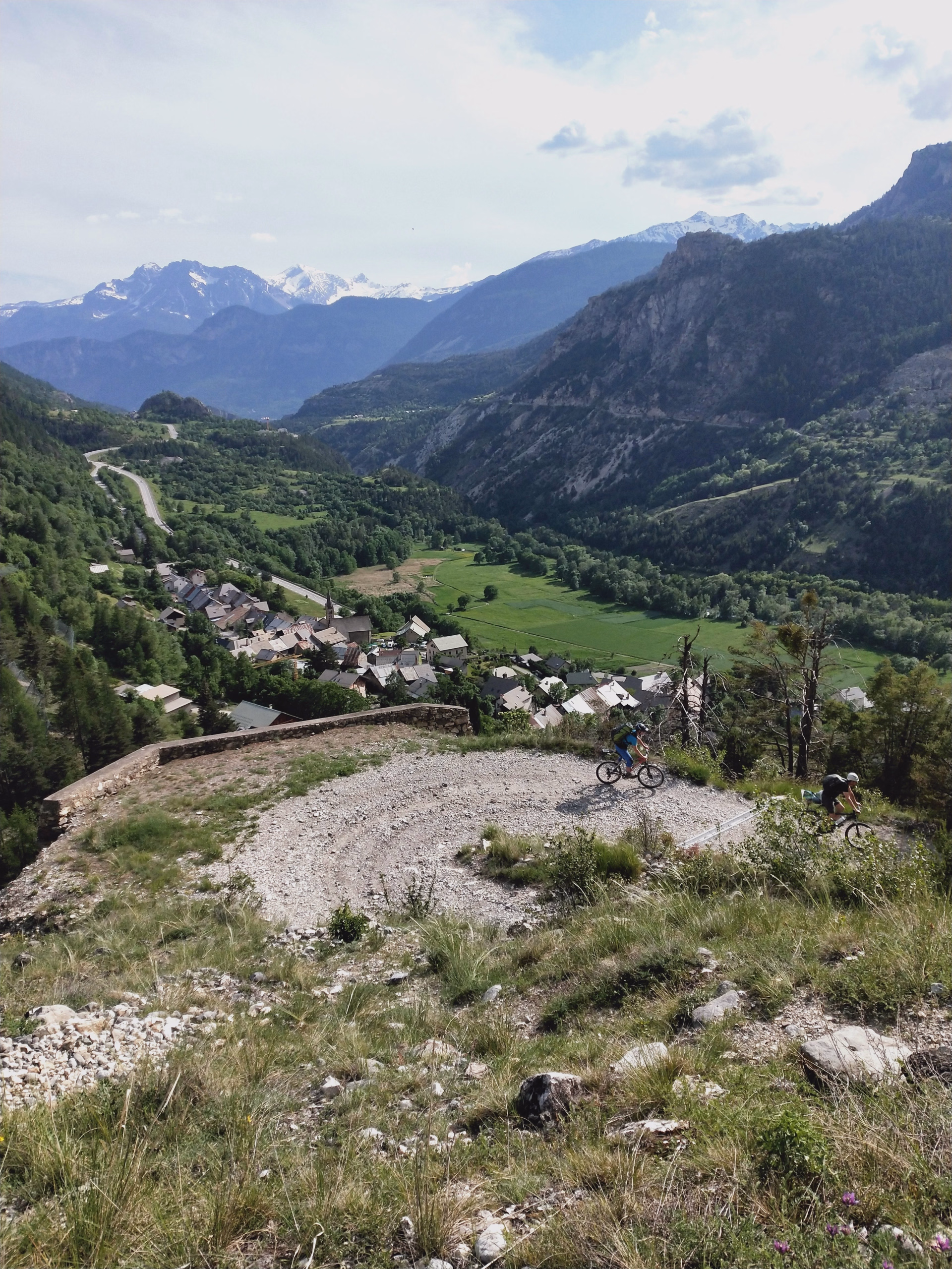 Camp de base Outdoor et multi-actvités au bord de la Durance