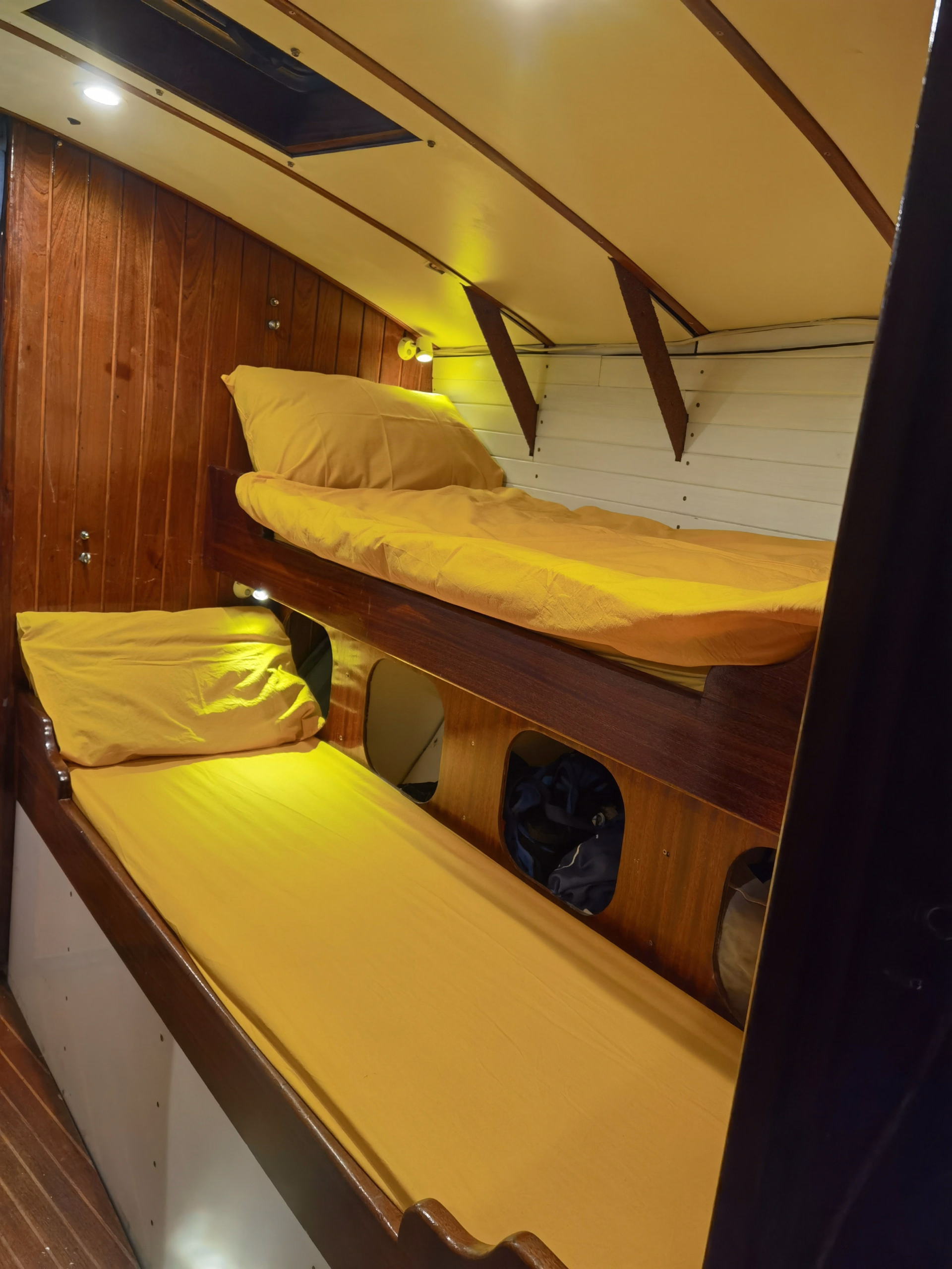 🚢 Bateau de croisière à voile - Jours 1 à 4