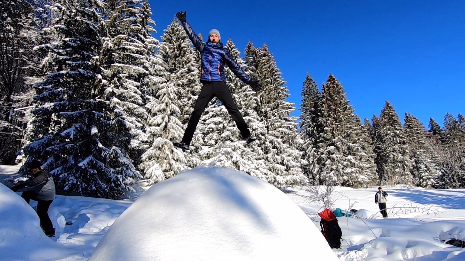 Stage de survie grand froid dans le Jura en igloo
