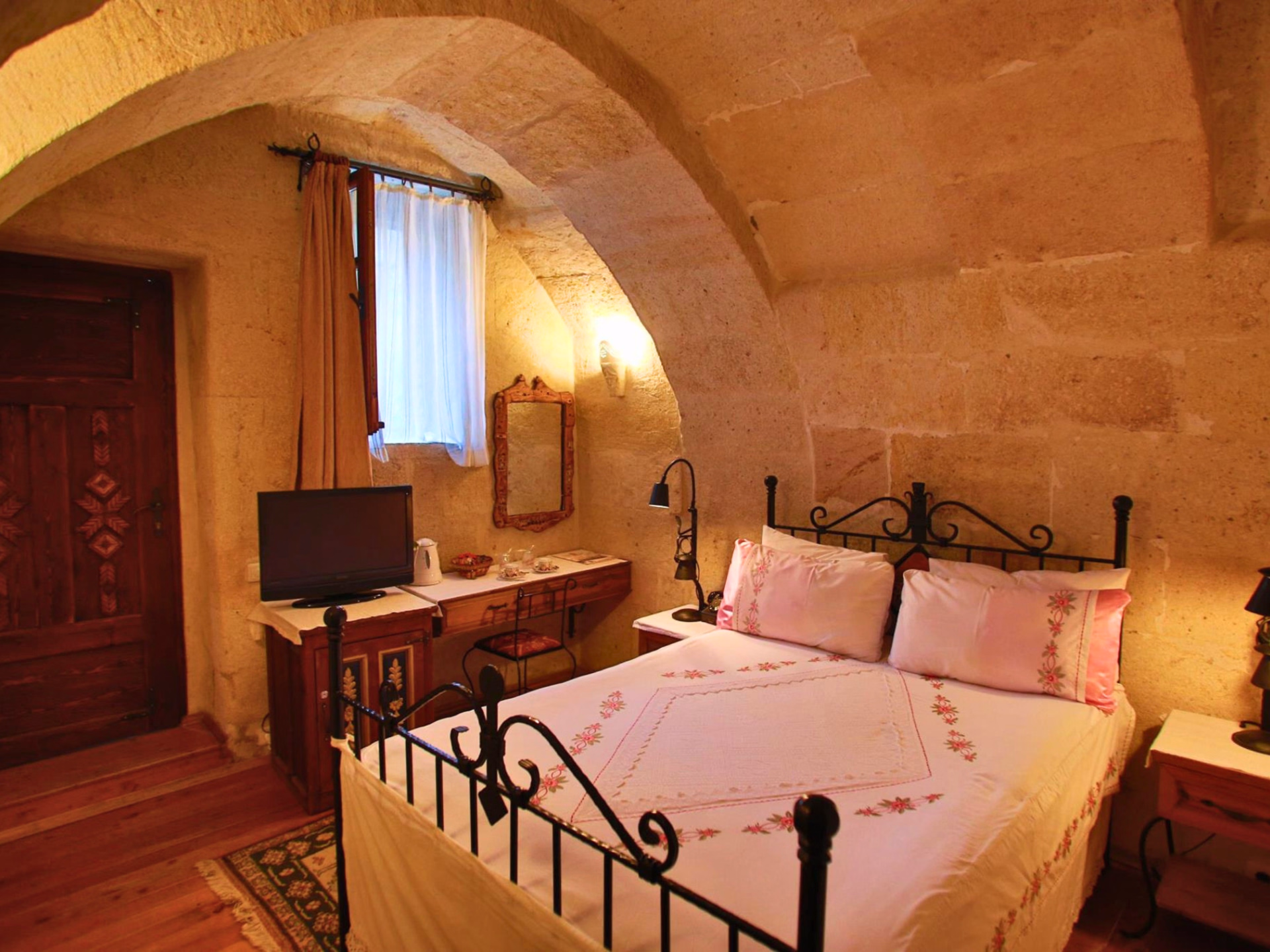 🏨 Hôtel 4* - Jours 1 à 6