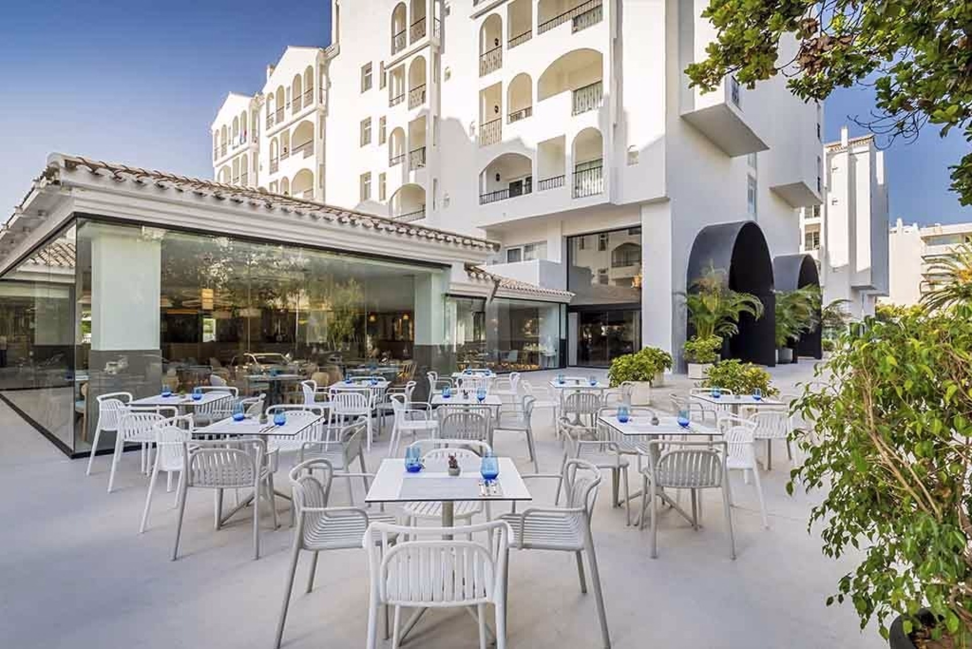 🏨 Hôtel 4* - Jours 1 à 3