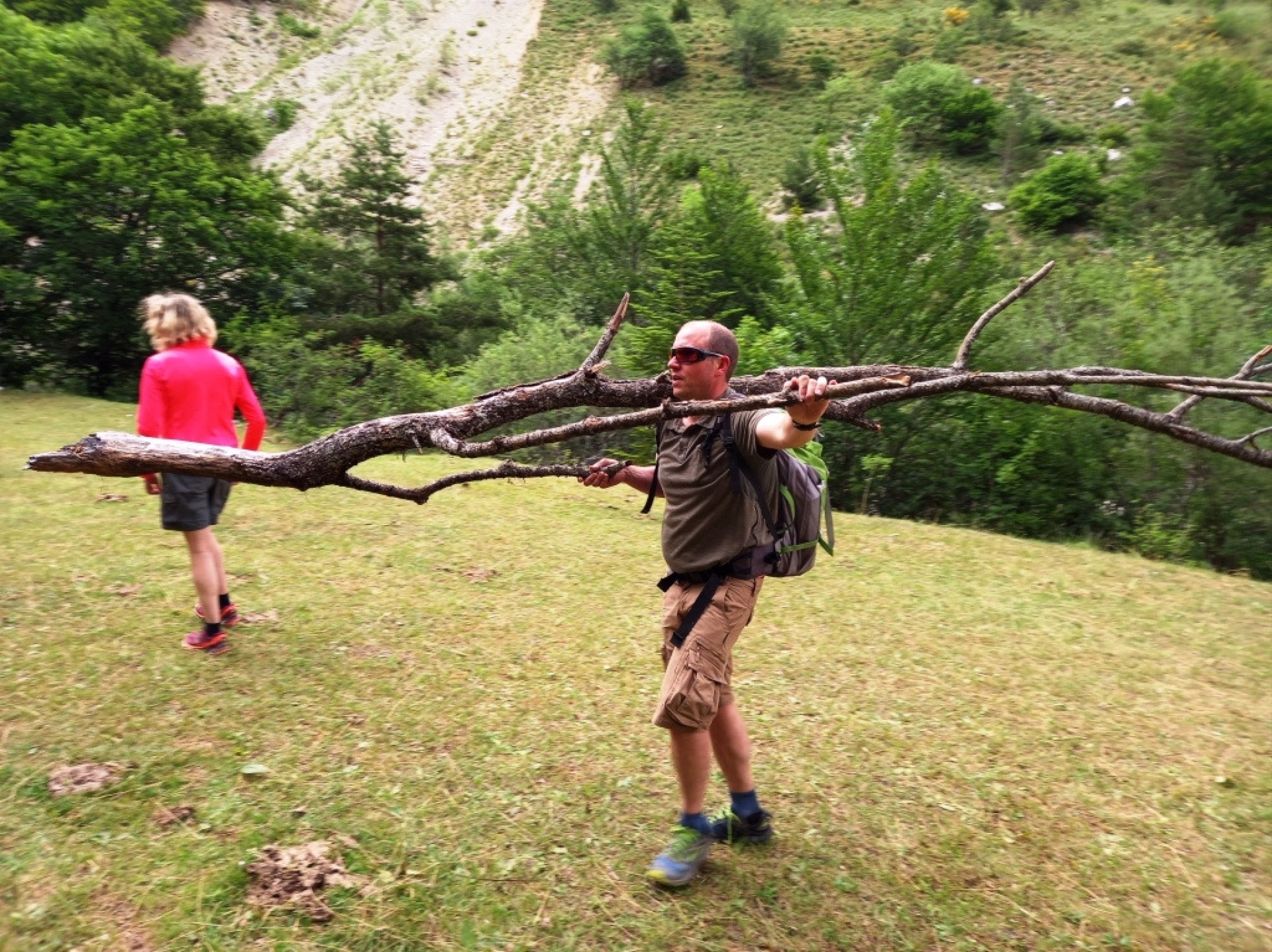 Randonnée et bivouac sur les traces du loup dans les Hautes-Alpes