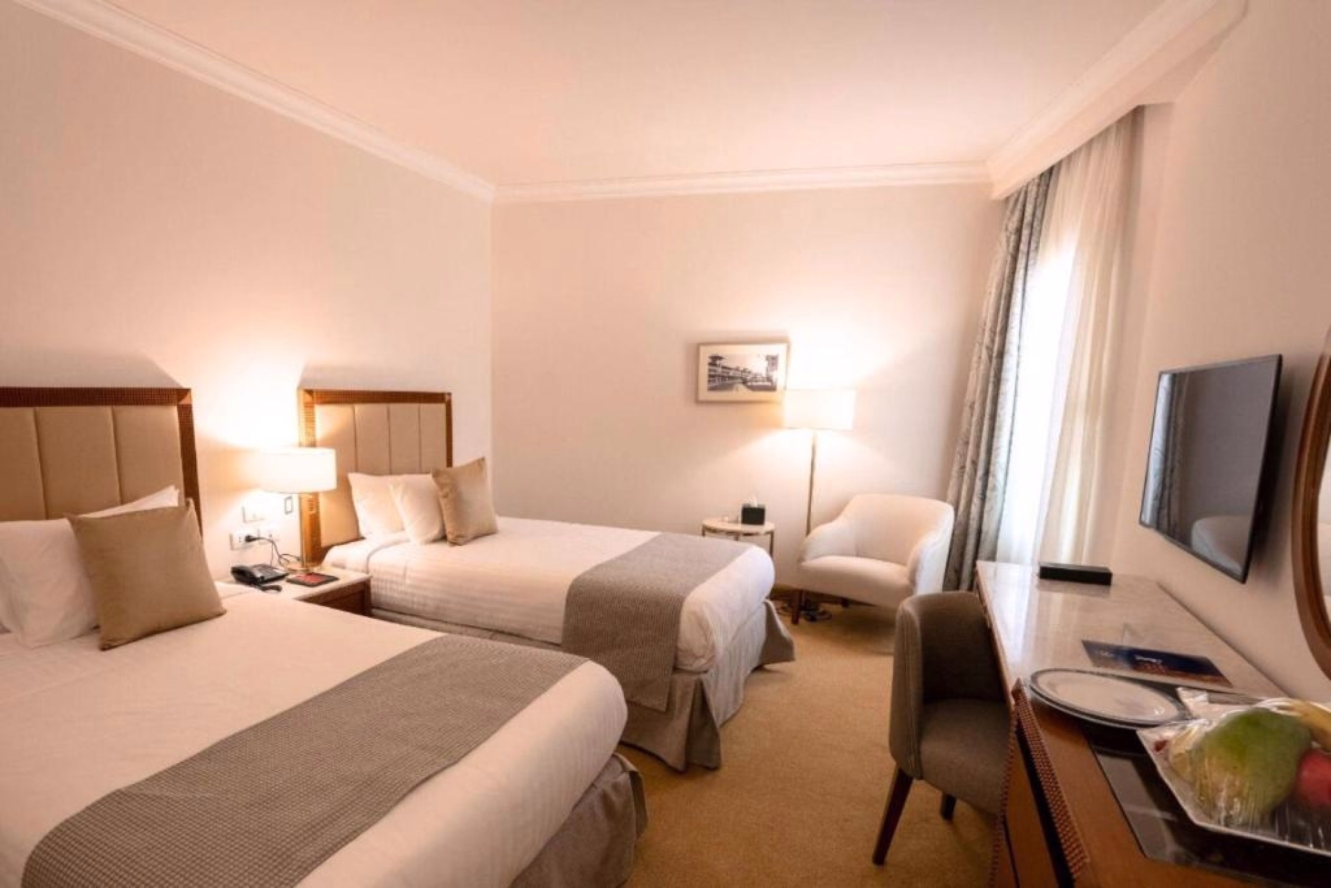 🏩 Hôtel 4* - Jours 1 à 2