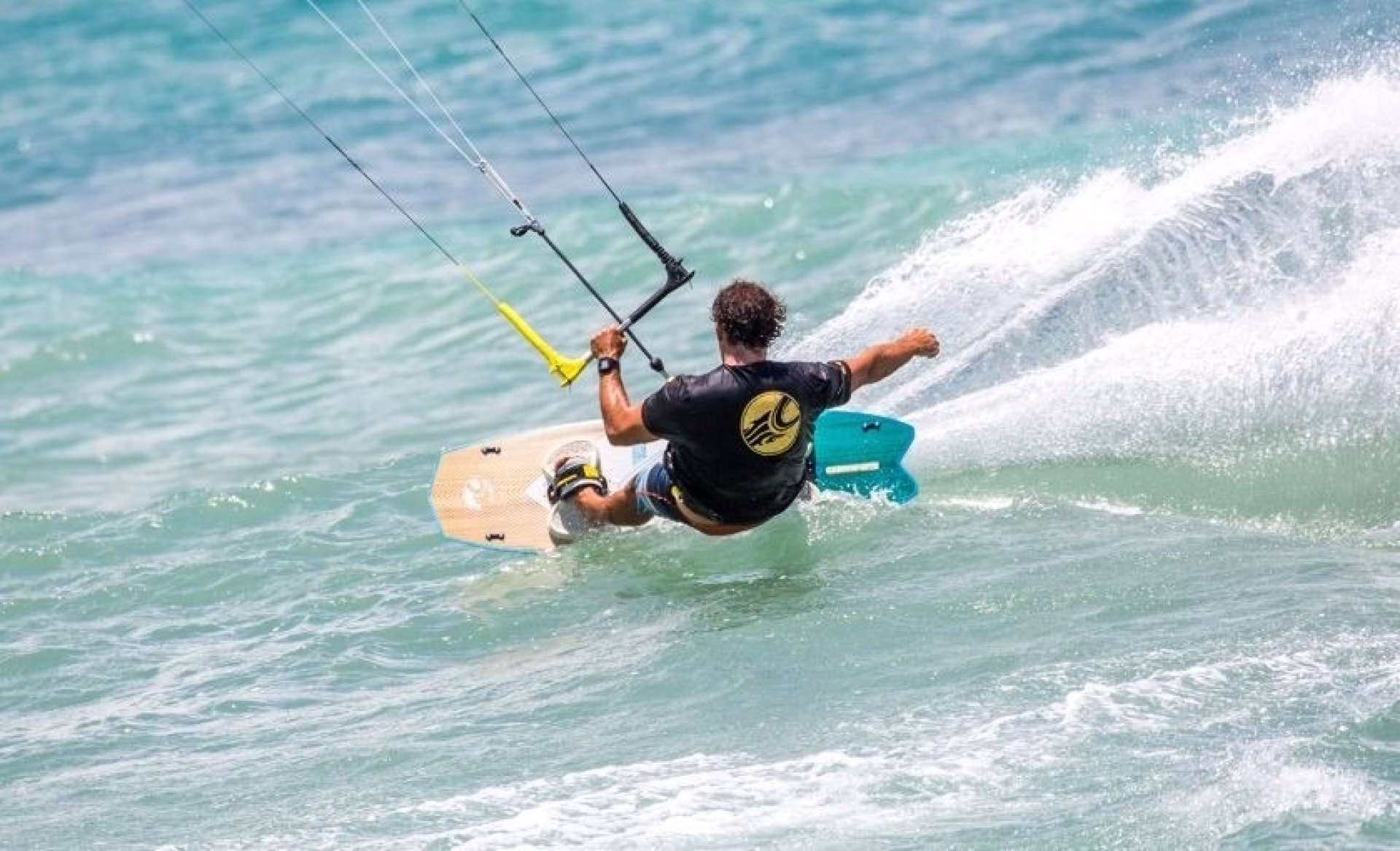 Séjour kitesurf débutant à intermédiaire en Méditerranée