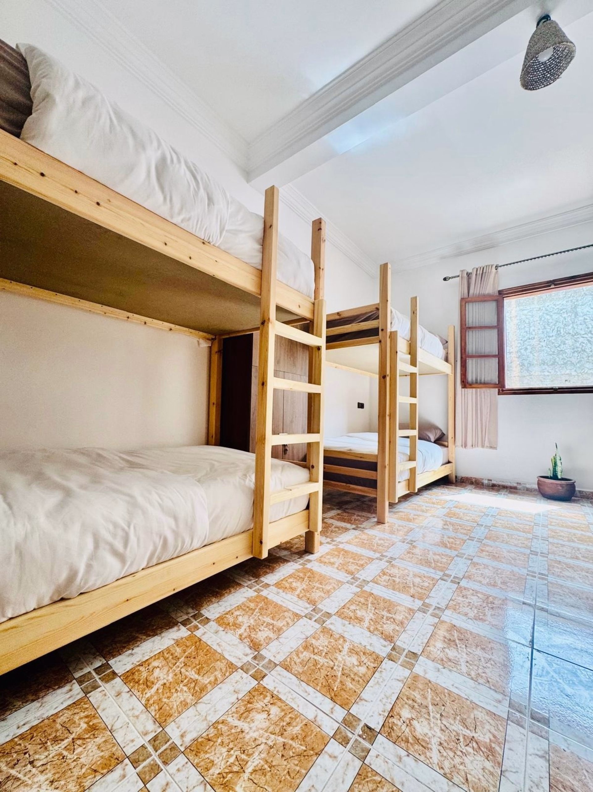 🏠 Auberge de jeunesse - Jours 1 à 5