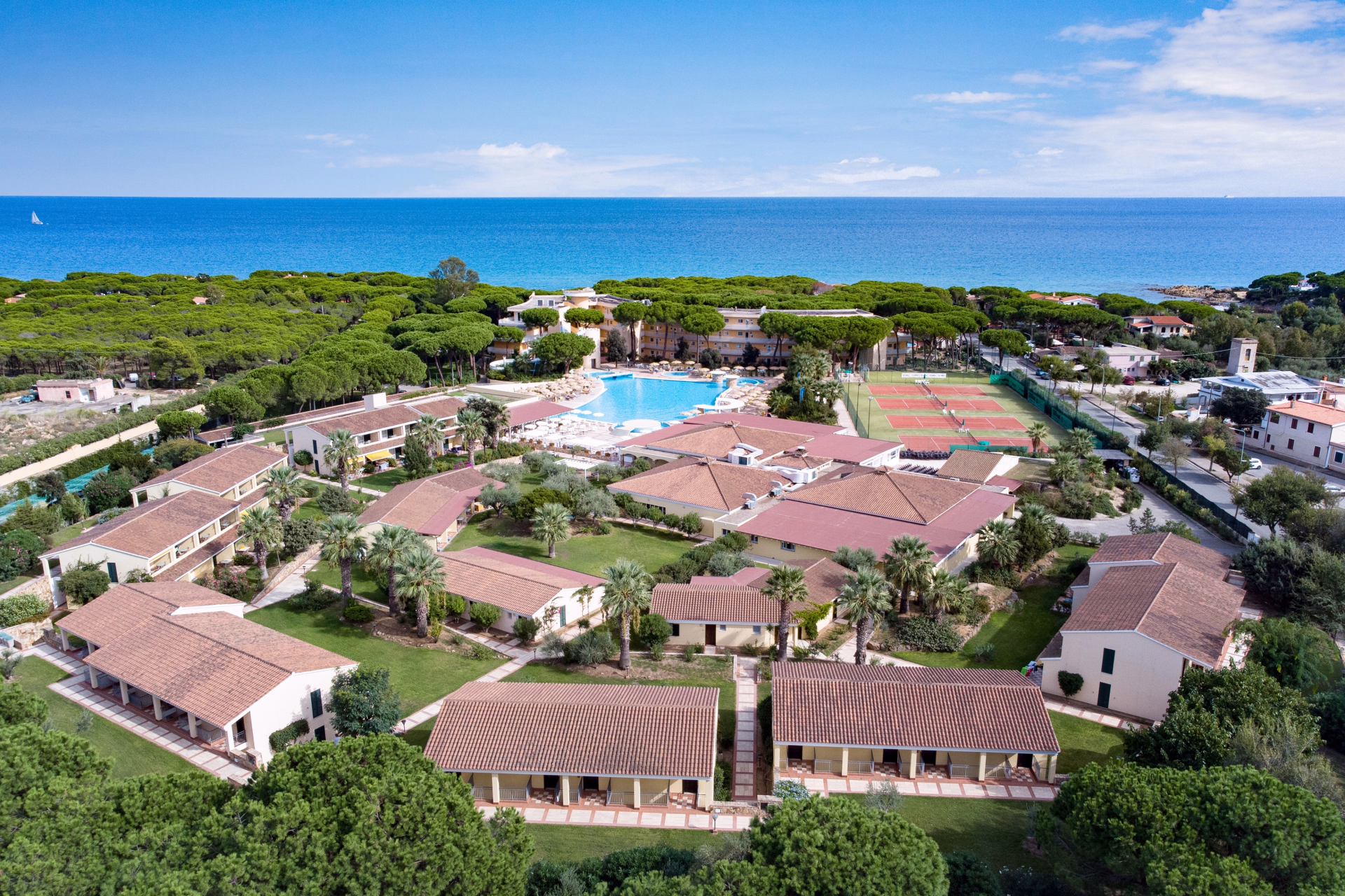 🏨 Hôtel 4* - Jours 1 à 8