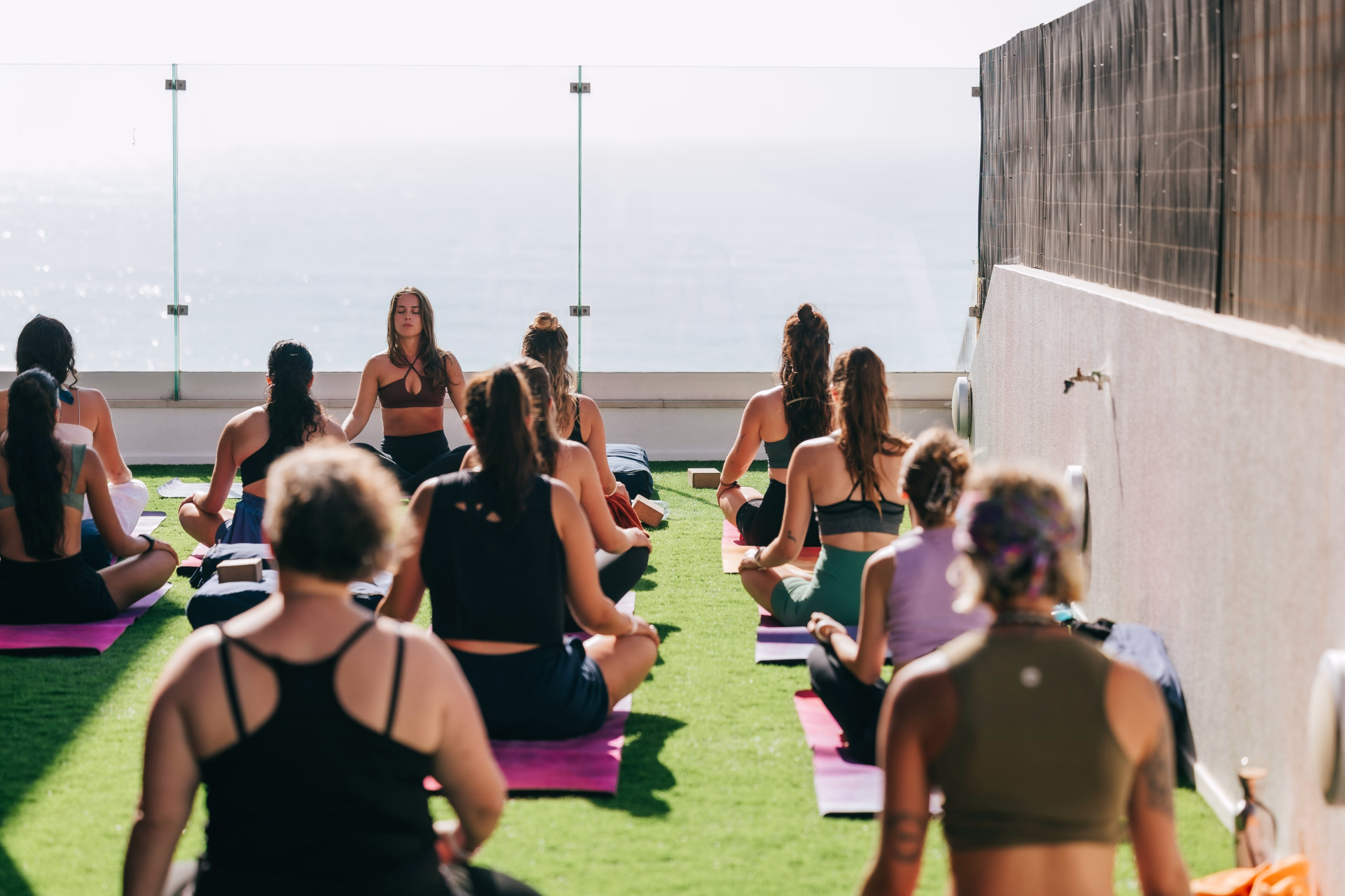 Recharge & Équilibre – Yoga, Surf & Vitalité sur la côte à Ericeira